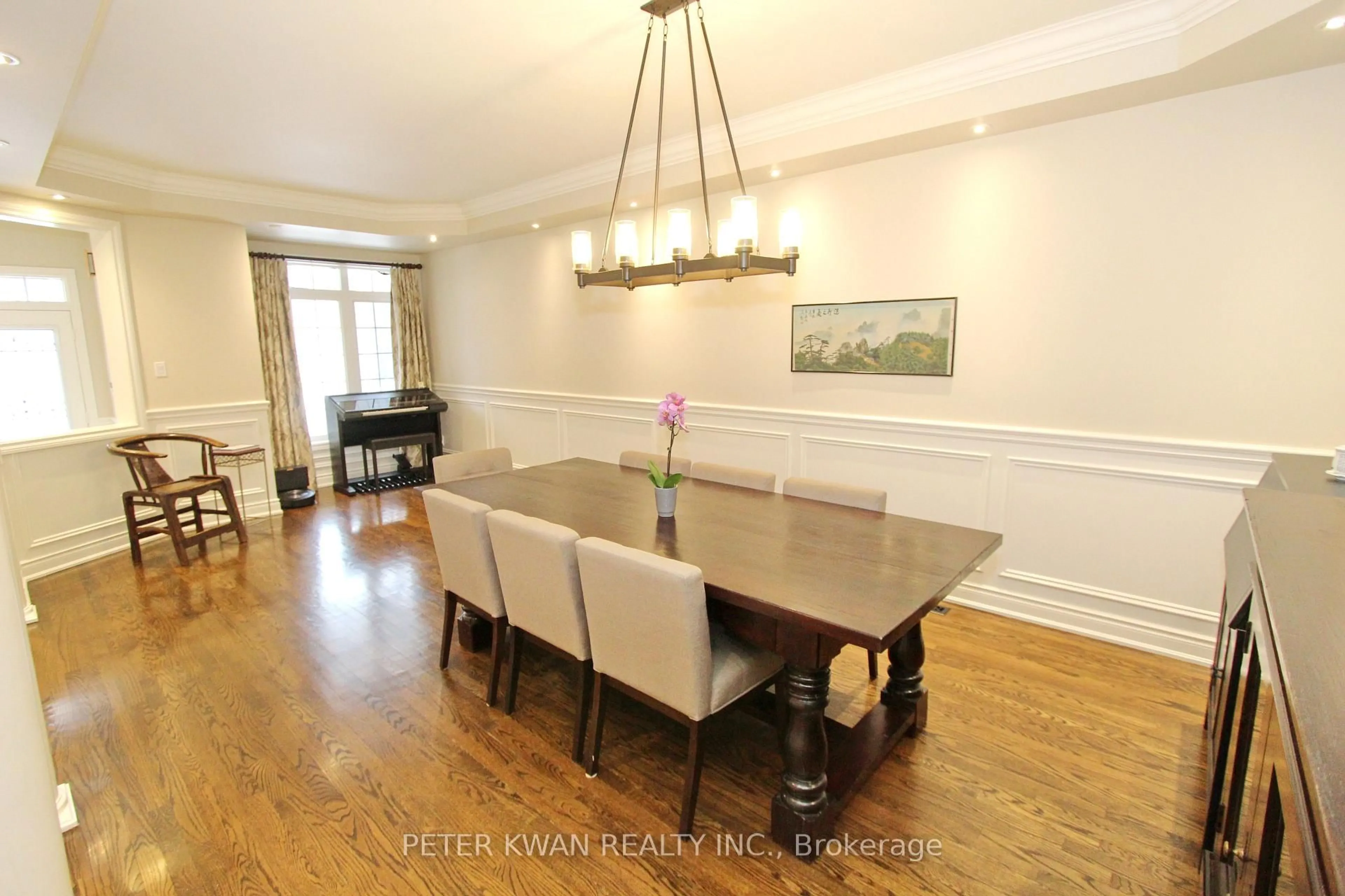 Dining room, wood/laminate floor for 19 Seabreeze Ave, Vaughan Ontario L4J 8R6