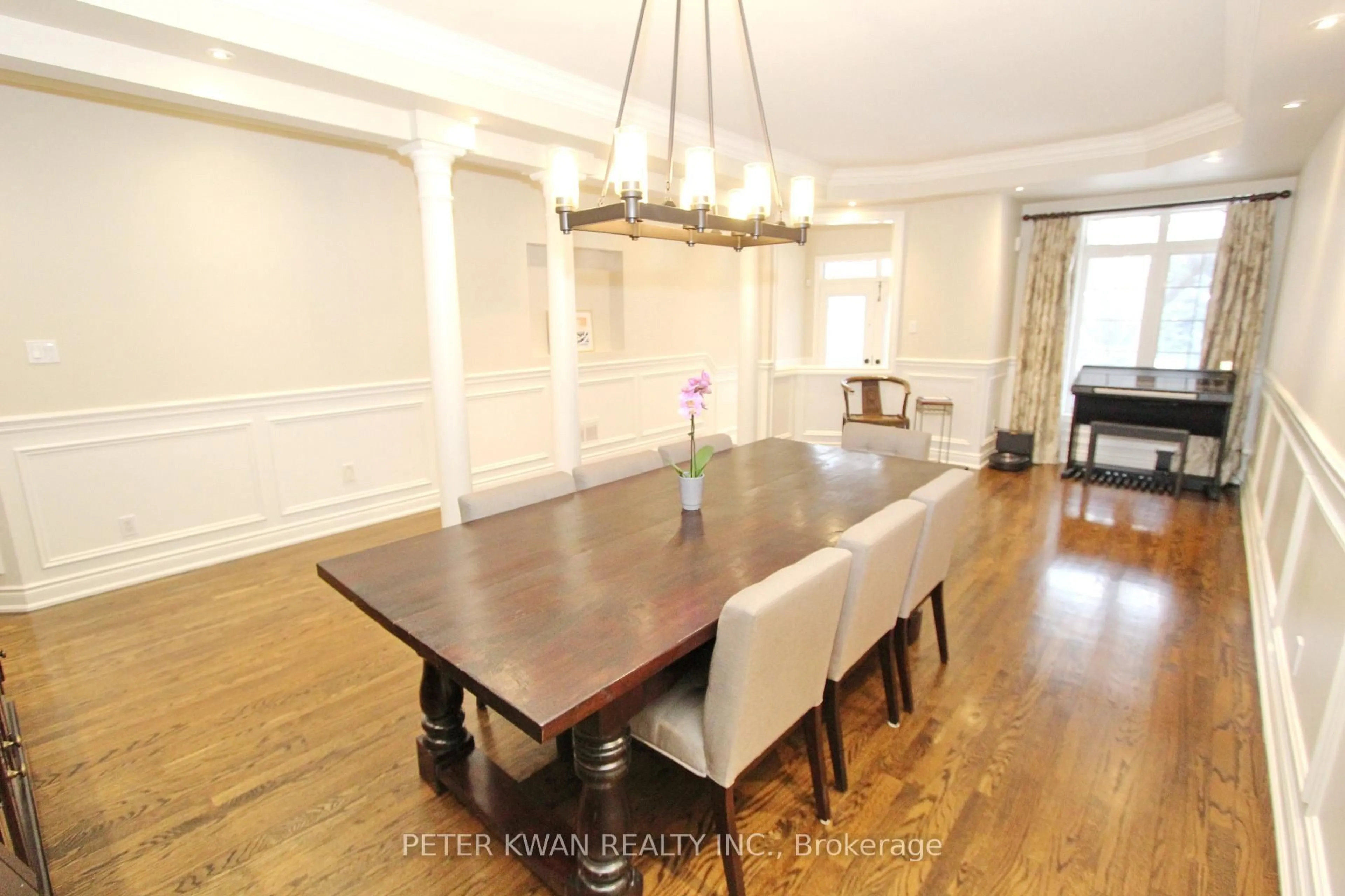 Dining room, wood/laminate floor for 19 Seabreeze Ave, Vaughan Ontario L4J 8R6