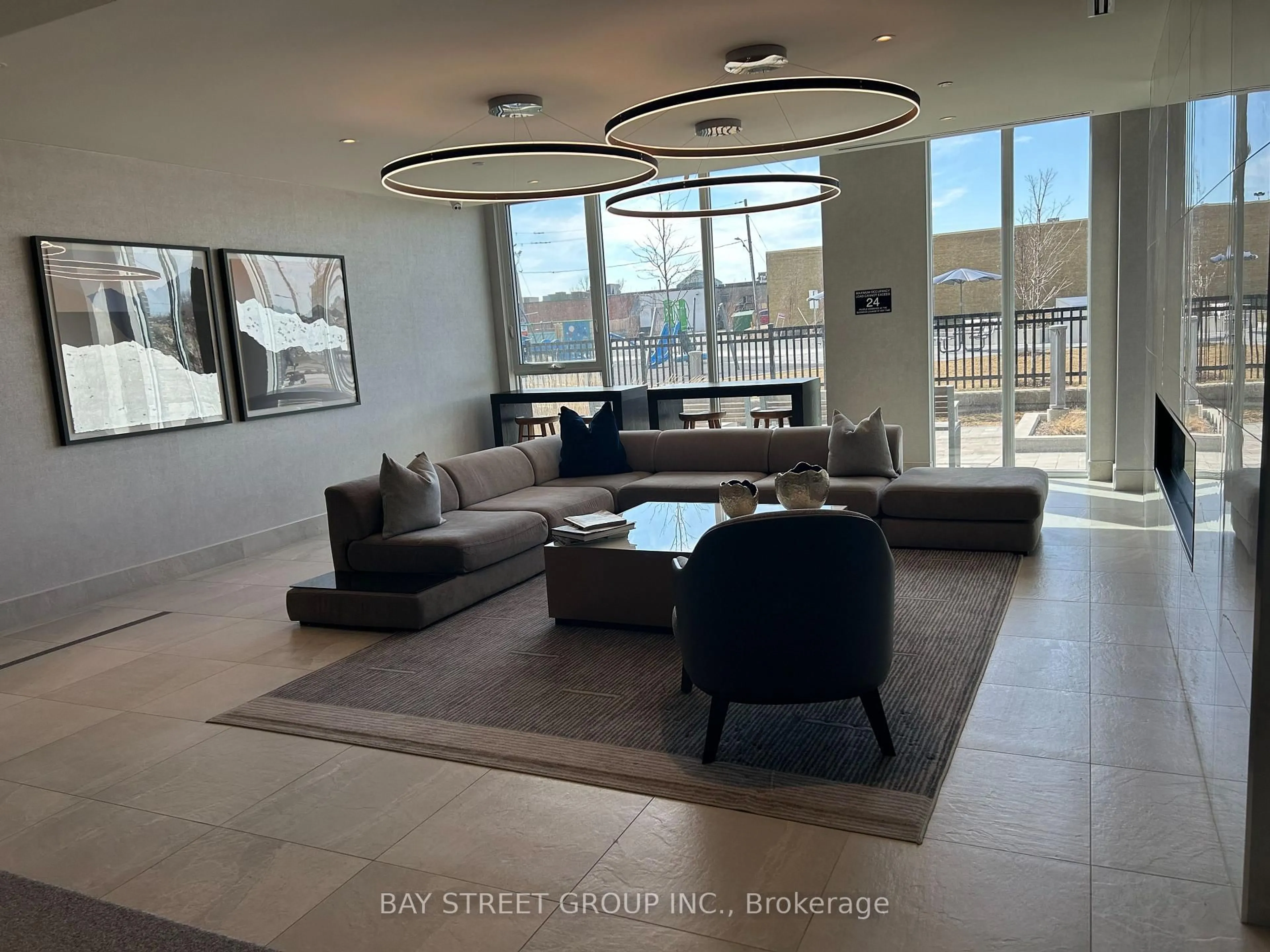 Unknown for 185 Deerfield Dr, Newmarket Ontario L3Y 0G7