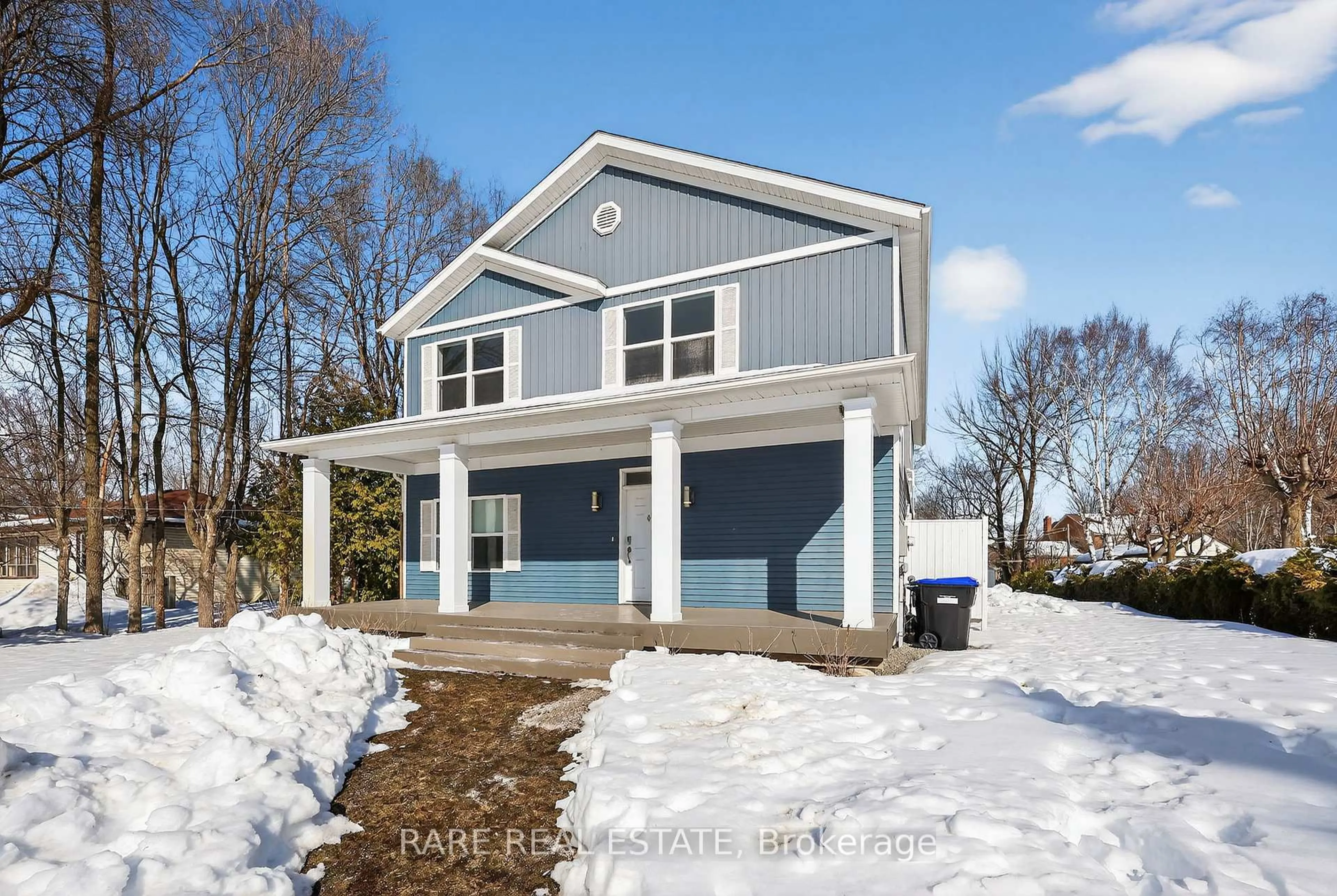 Home with vinyl exterior material, street for 1231 Temple Ave, Innisfil Ontario L0L 1C0