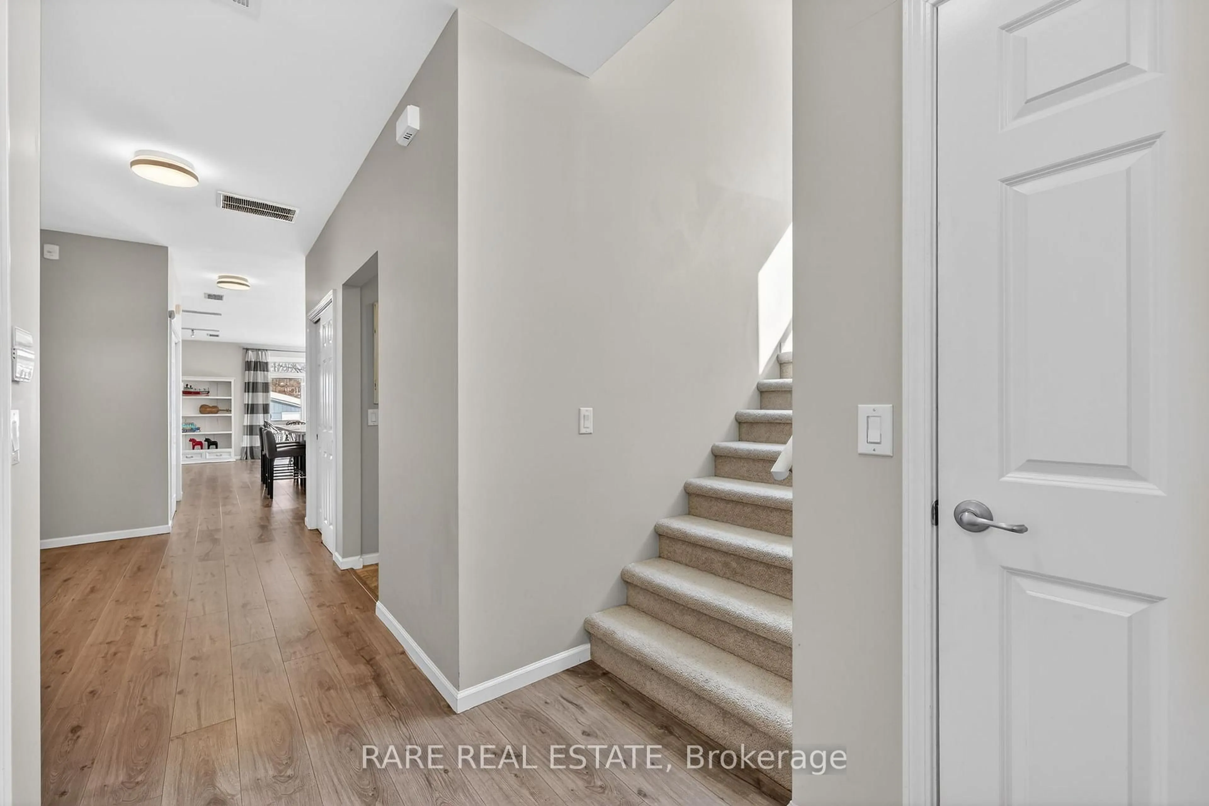 Stairs for 1231 Temple Ave, Innisfil Ontario L0L 1C0