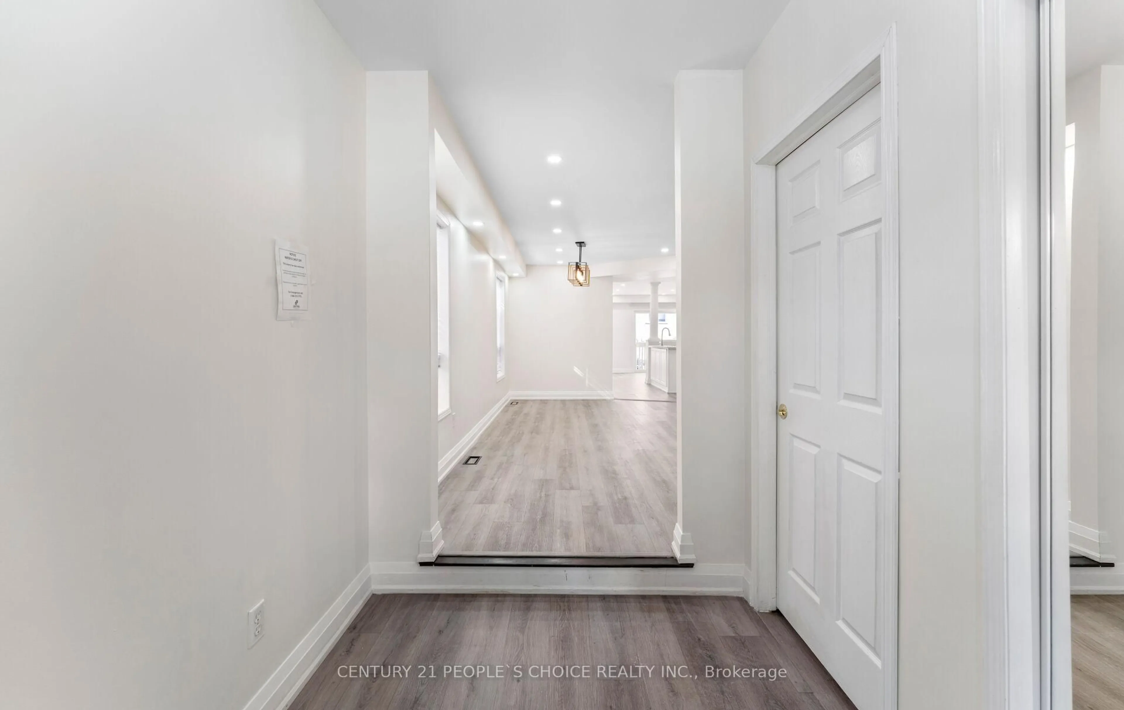 Indoor entryway for 21 Casabel Dr, Vaughan Ontario L6A 3M5