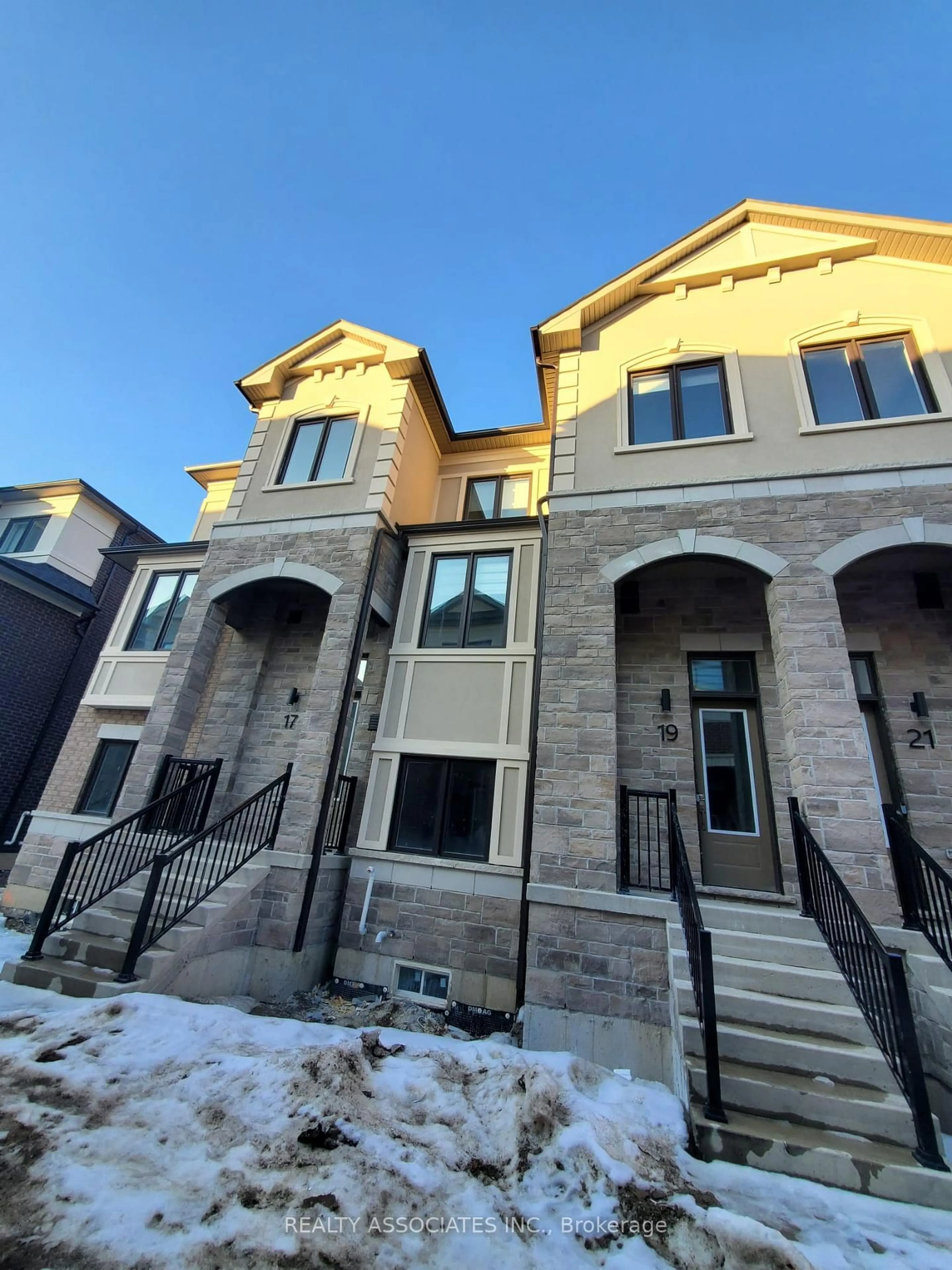 Home with brick exterior material, street for 19 Mermot Lane, Richmond Hill Ontario L4B 0J5