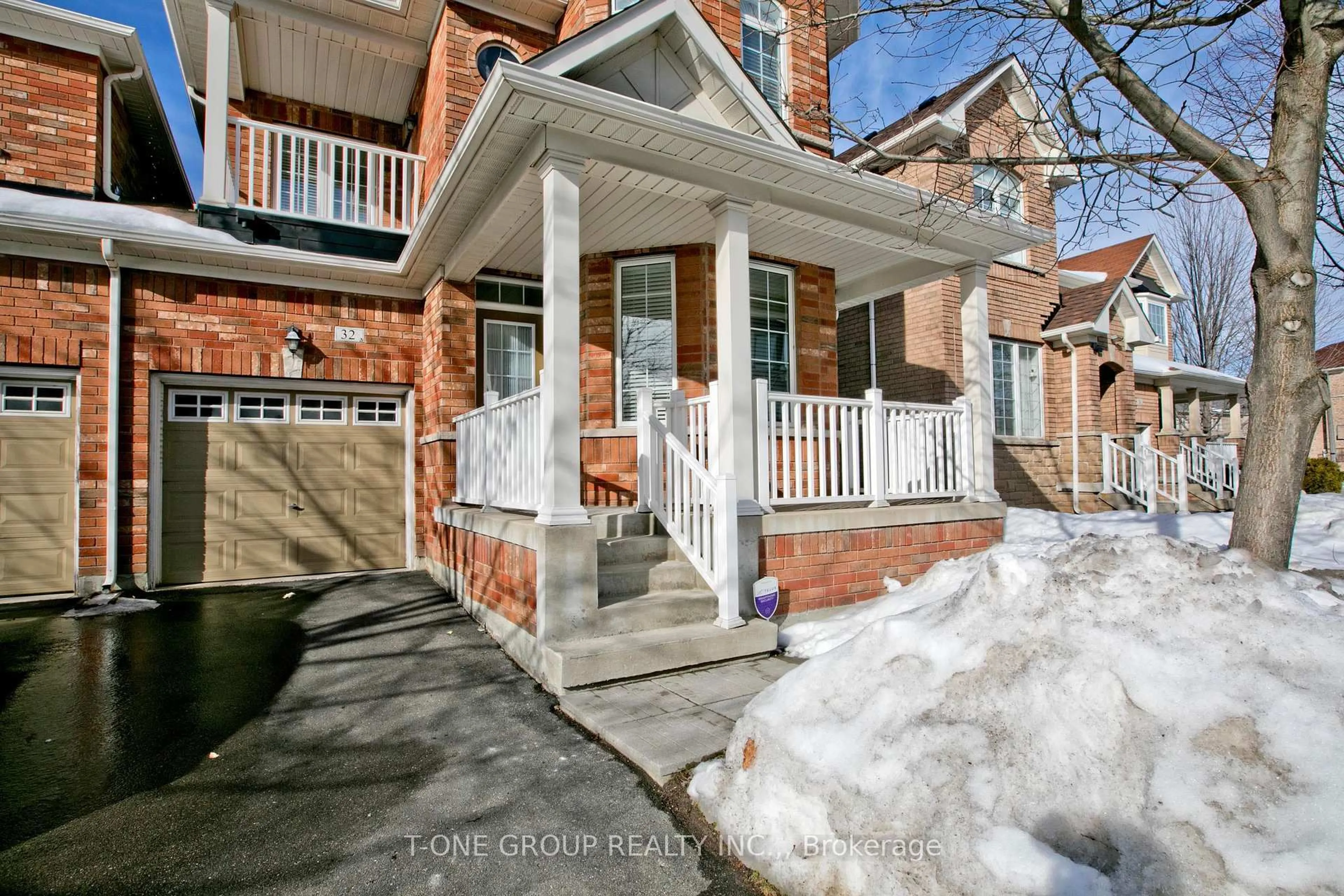 Home with brick exterior material, street for 32 Alexander Lawrie Ave, Markham Ontario L6E 0E3