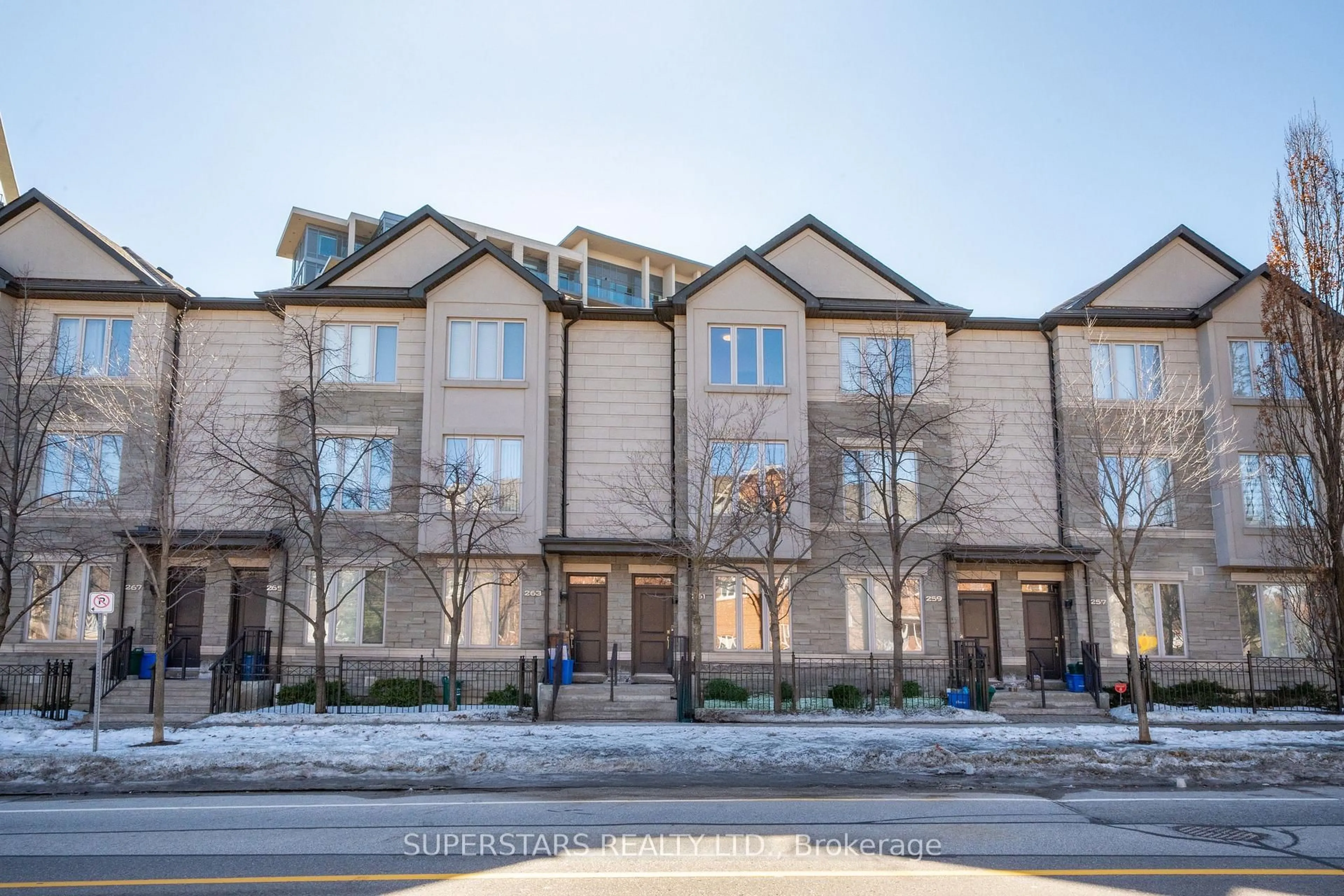 A pic from outside/outdoor area/front of a property/back of a property/a pic from drone, street for 261 South Park Rd, Markham Ontario L3T 0B6