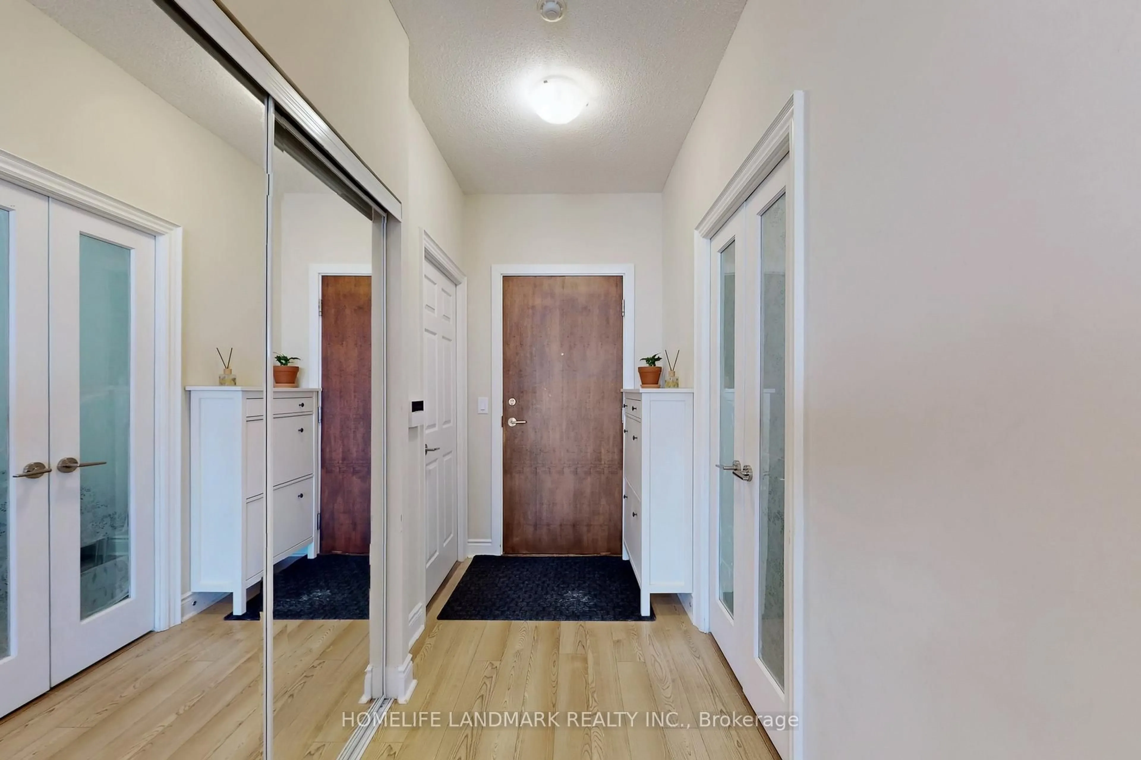 Indoor entryway for 23 Cox Blvd #163, Markham Ontario L3R 7Z9