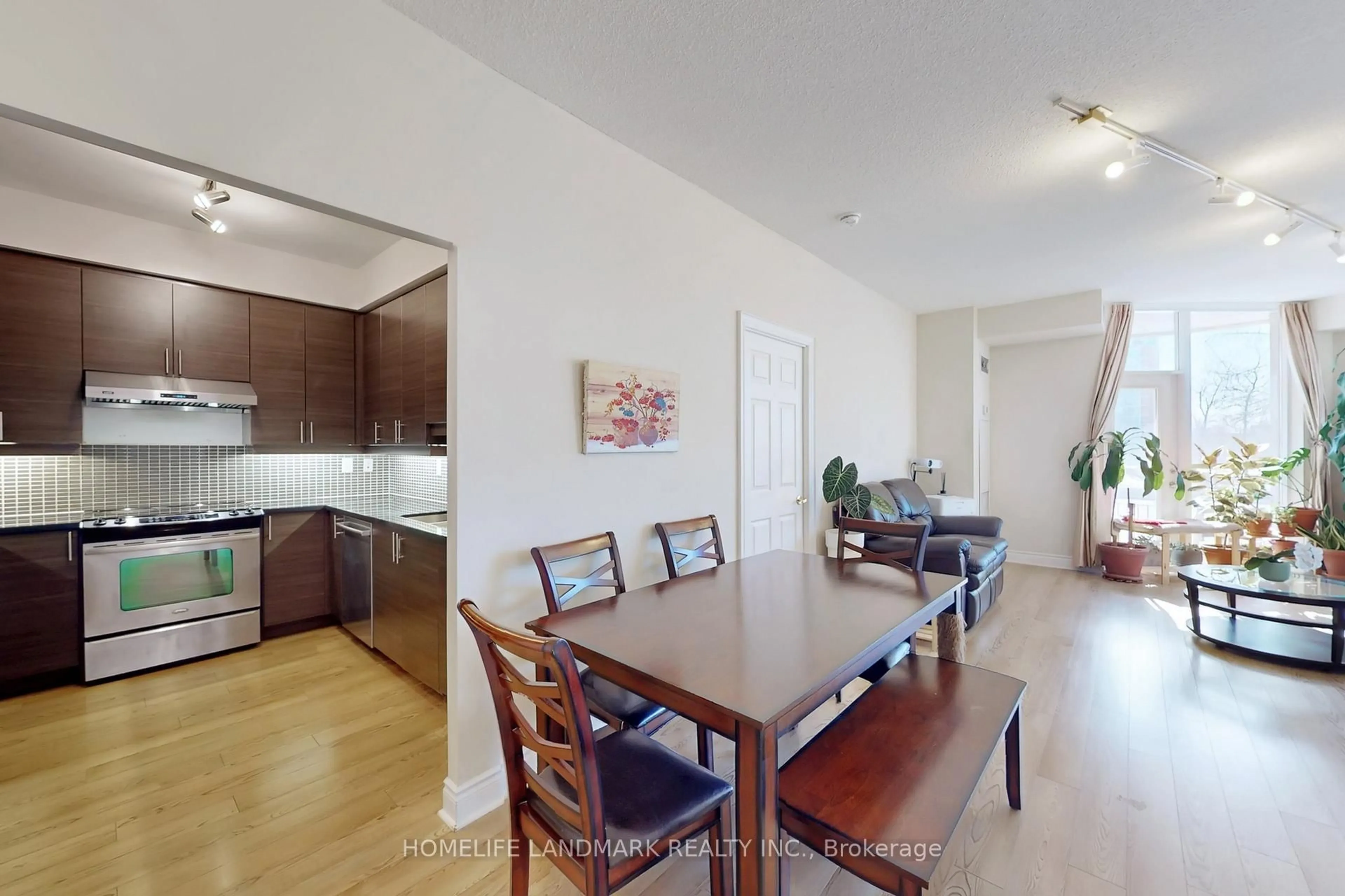 Dining room, wood/laminate floor for 23 Cox Blvd #163, Markham Ontario L3R 7Z9