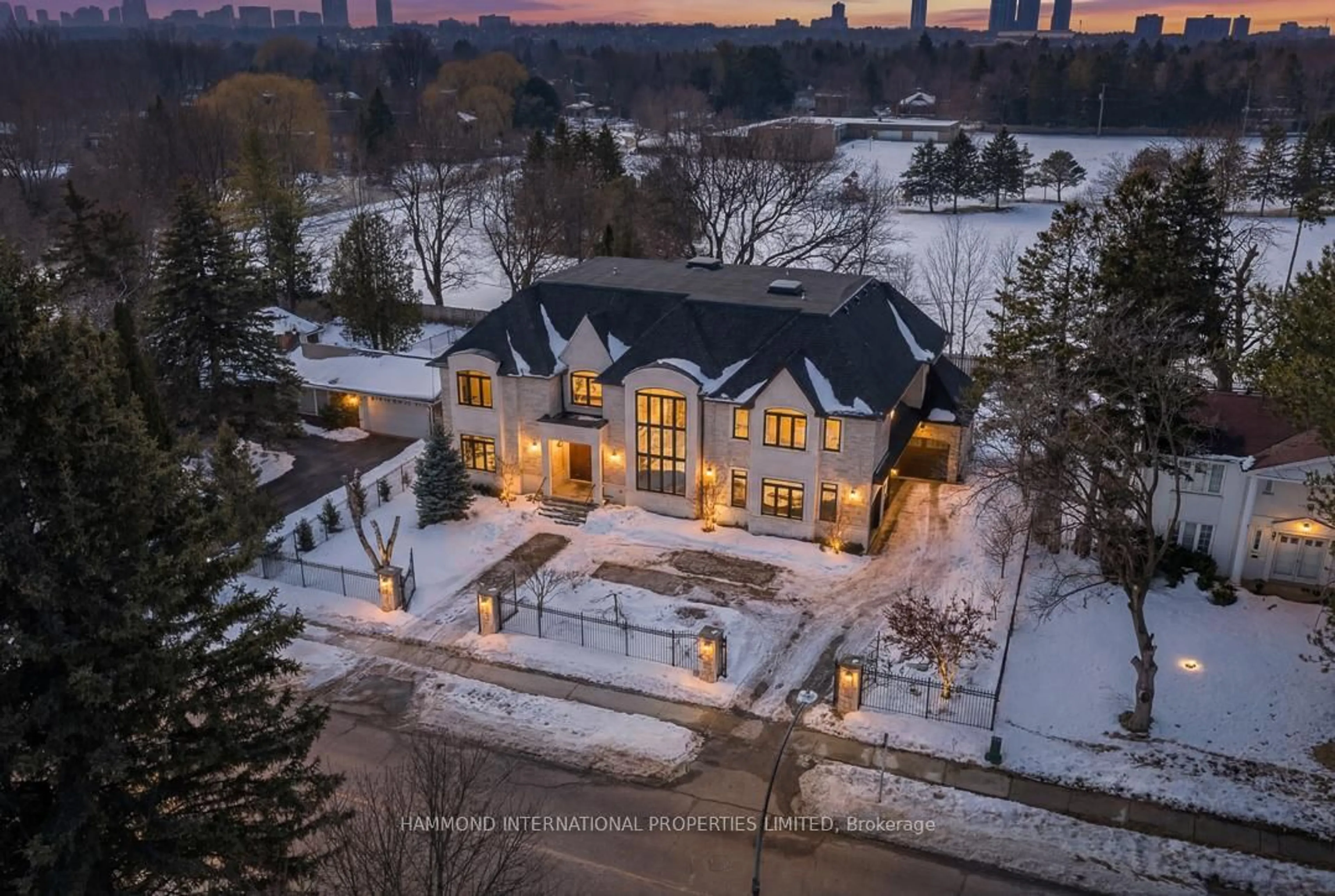 A pic from outside/outdoor area/front of a property/back of a property/a pic from drone, unknown for 42 Laureleaf Rd, Markham Ontario L3T 2X7