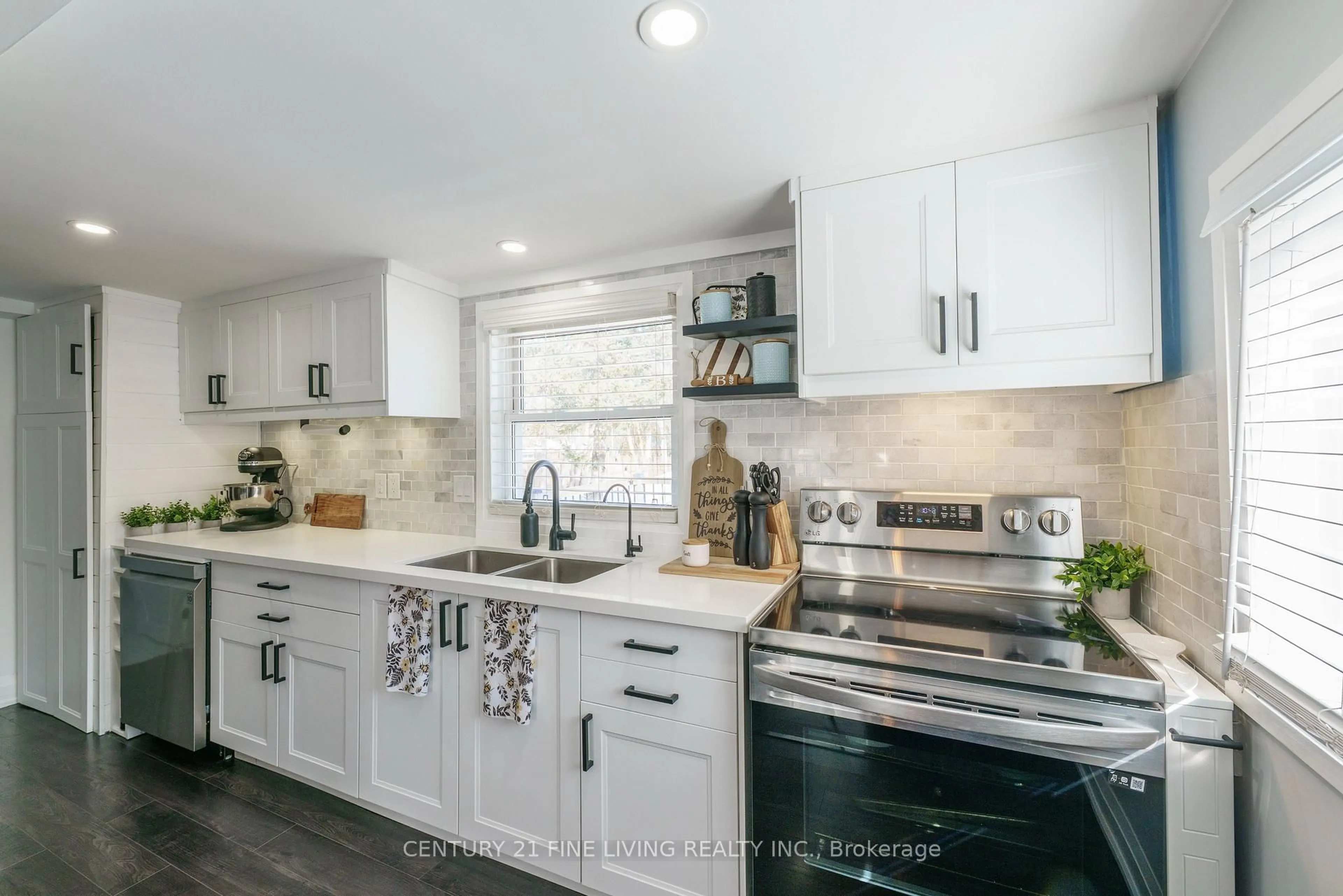 Open concept kitchen, ceramic/tile floor for 6286 Black River Rd, Georgina Ontario L0E 1R0