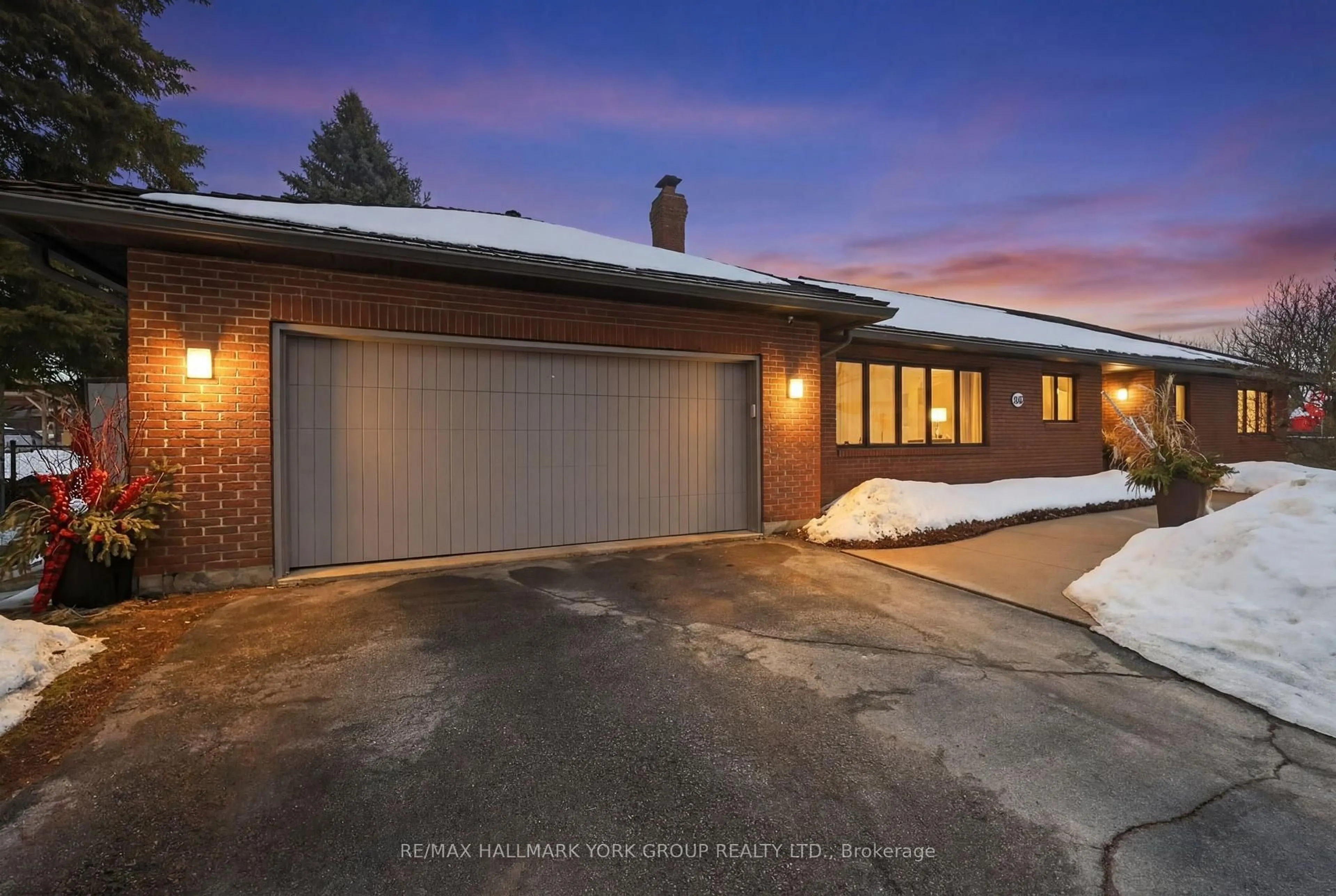 Unknown for 103 Curtis Cres, King Ontario L7B 1C2