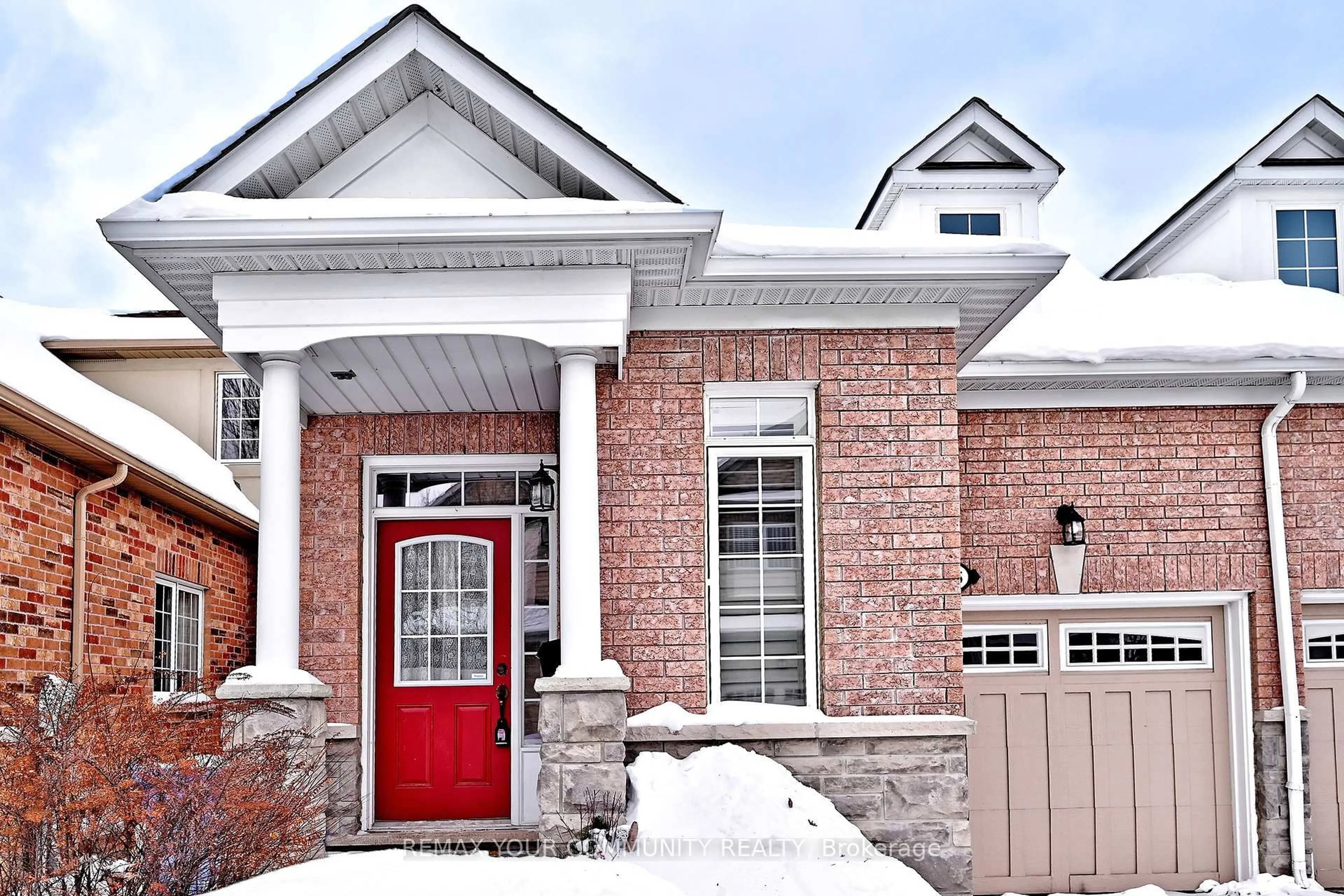 Home with brick exterior material, street for 635 Tapestry Lane, Newmarket Ontario L3X 3C8
