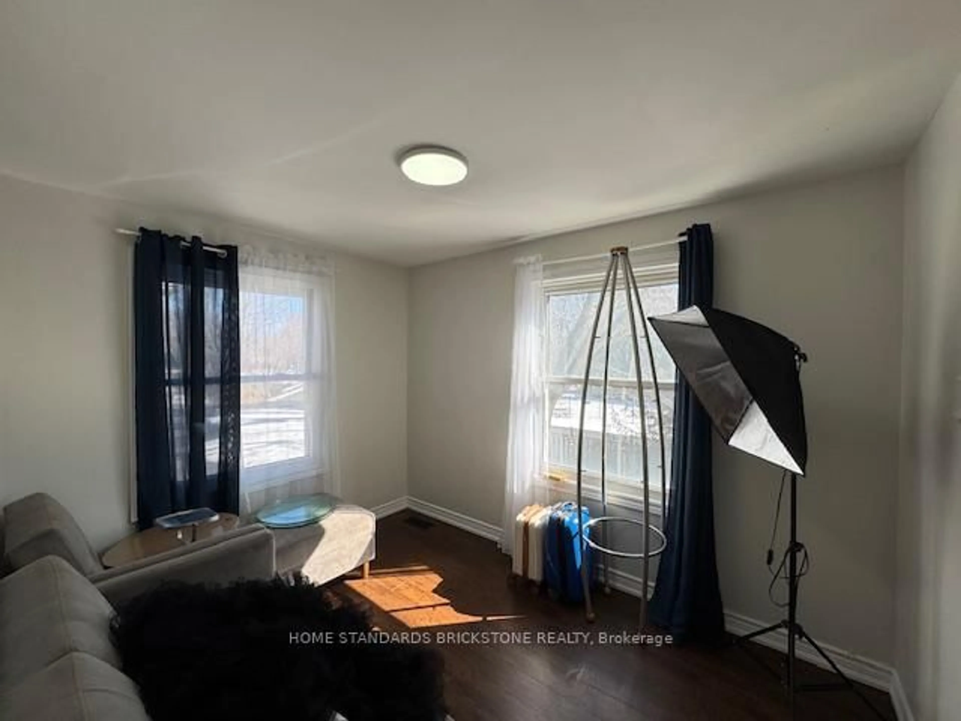 A pic of a room for 39 Milne Lane, East Gwillimbury Ontario L0G 1R0