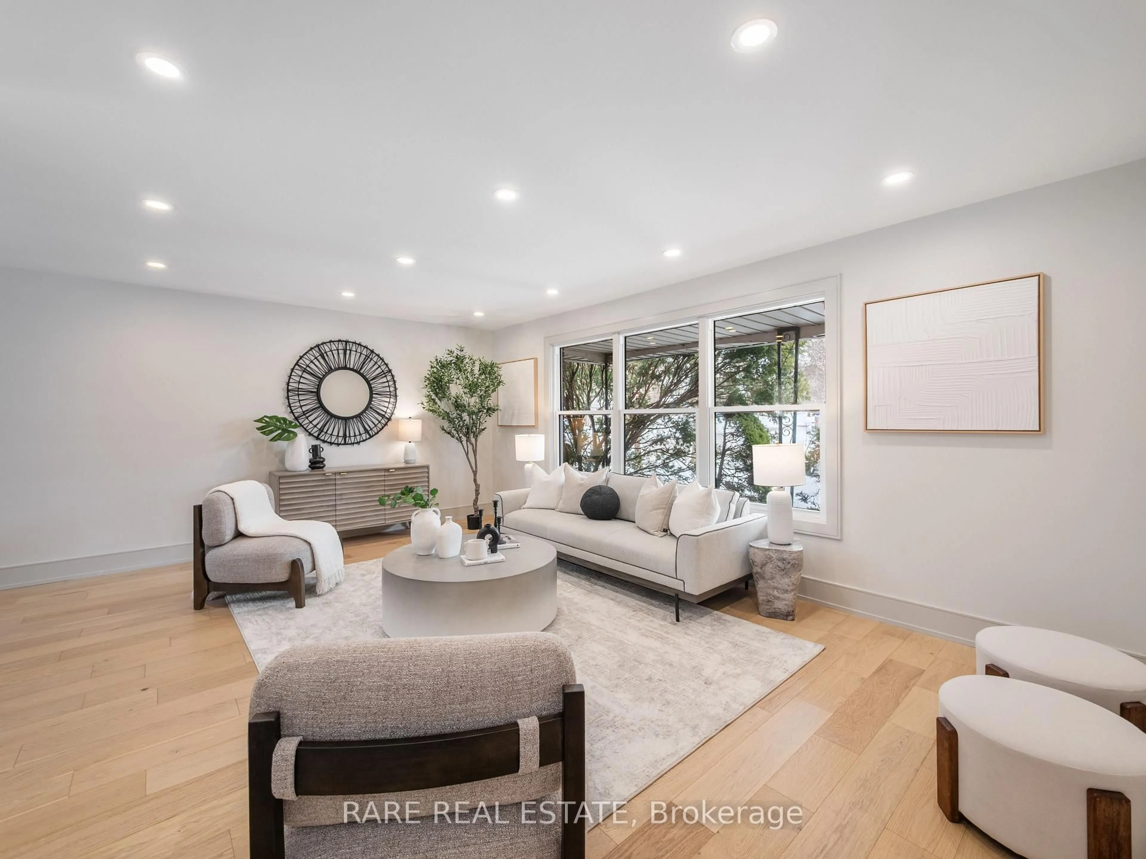 Living room with furniture, unknown for 45 Thorny Brae Dr, Markham Ontario L3T 3G5