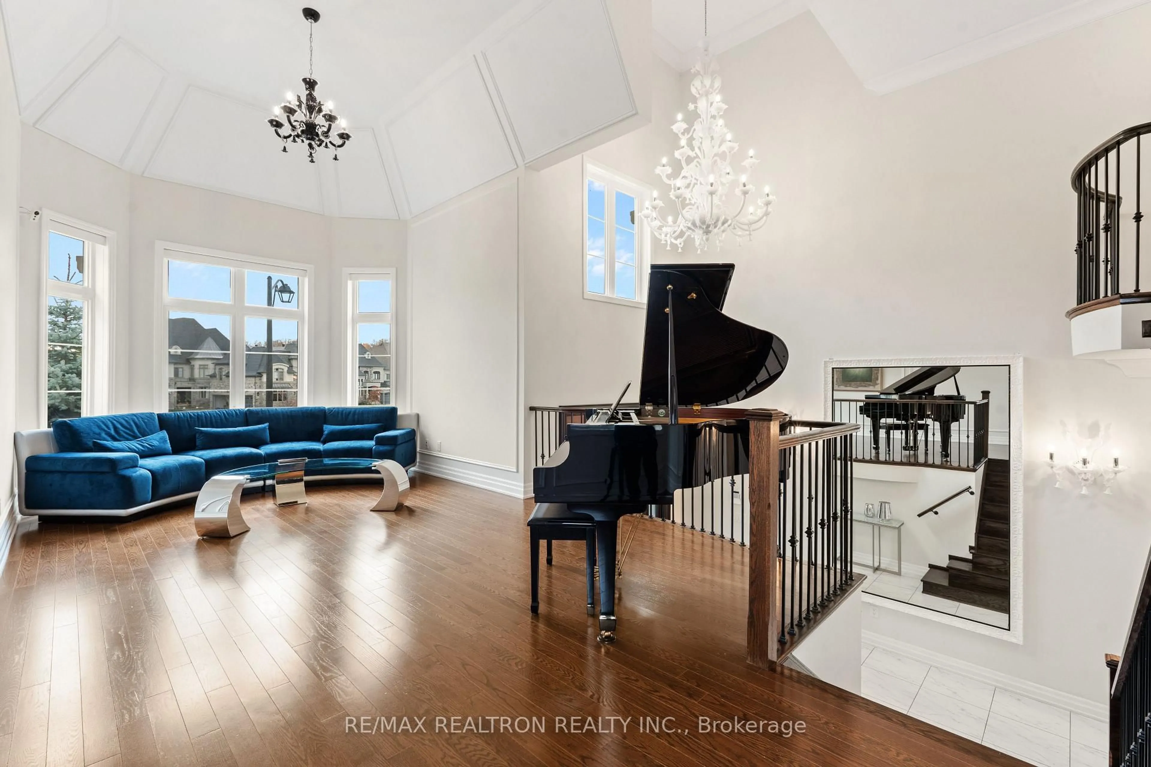 Unknown for 56 Ria Crt, King Ontario L7B 0N5