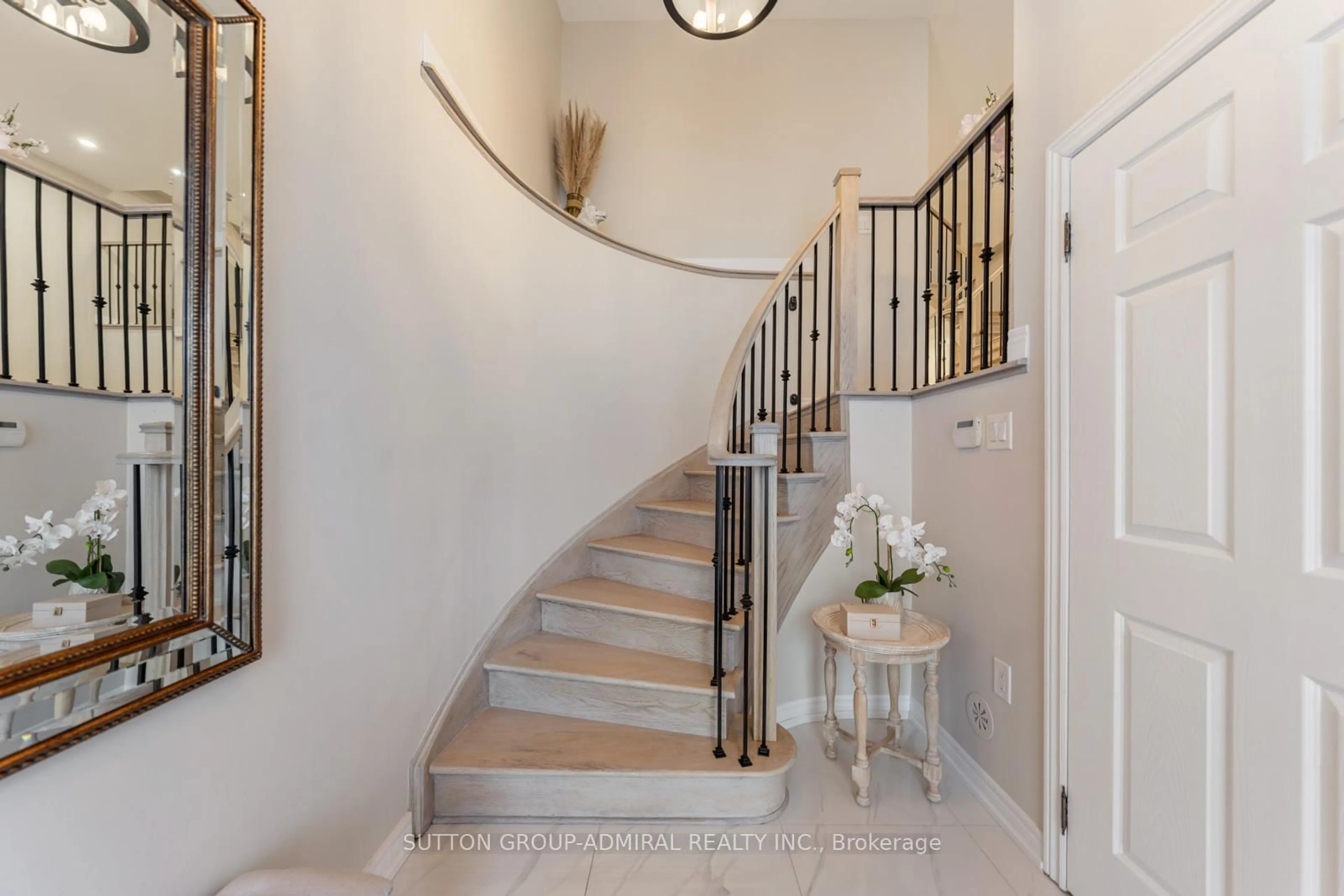 Unknown for 5 Millhouse Crt, Vaughan Ontario L6A 4J4