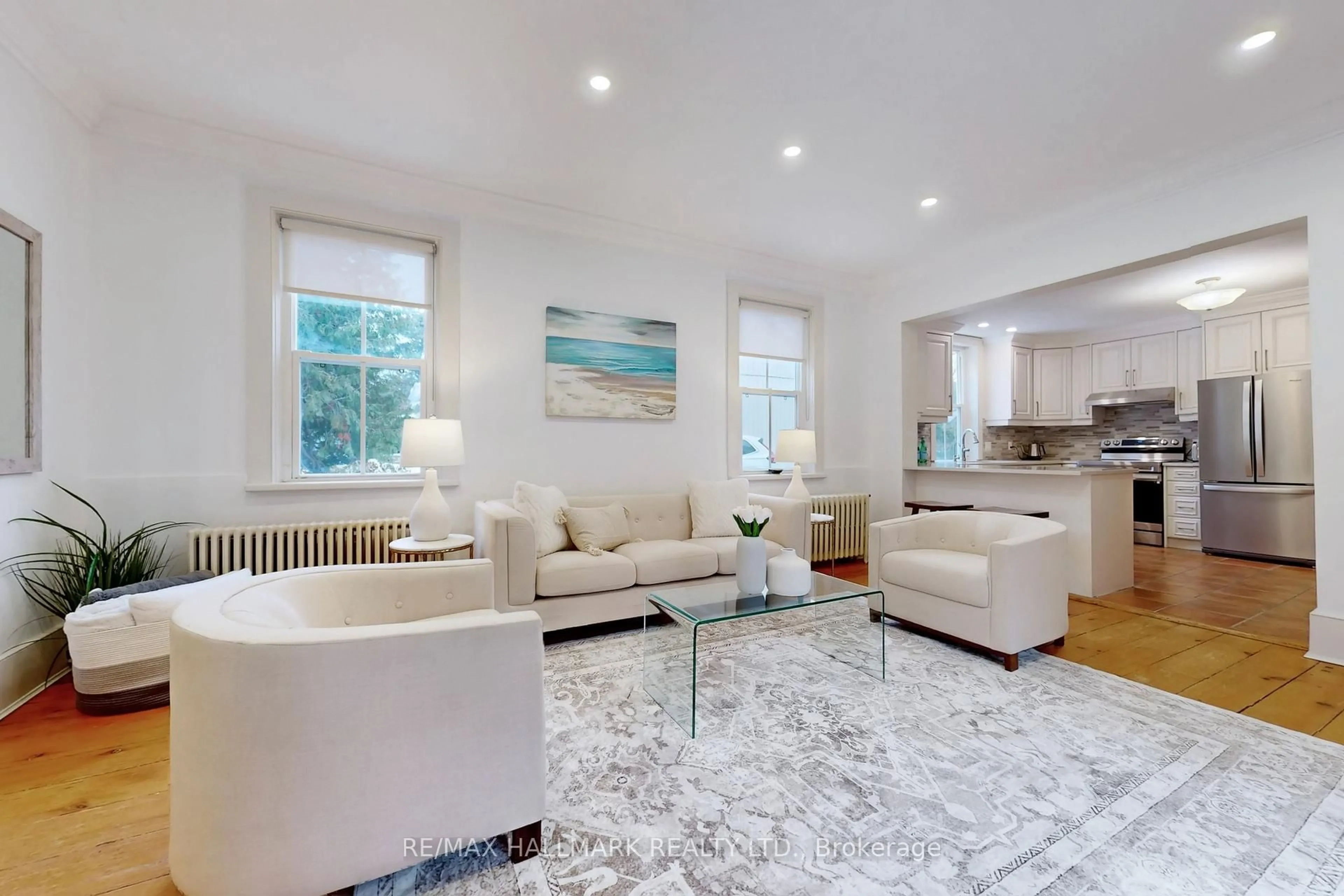 Living room with furniture, unknown for 64 Powell St, Richmond Hill Ontario L4C 4S4