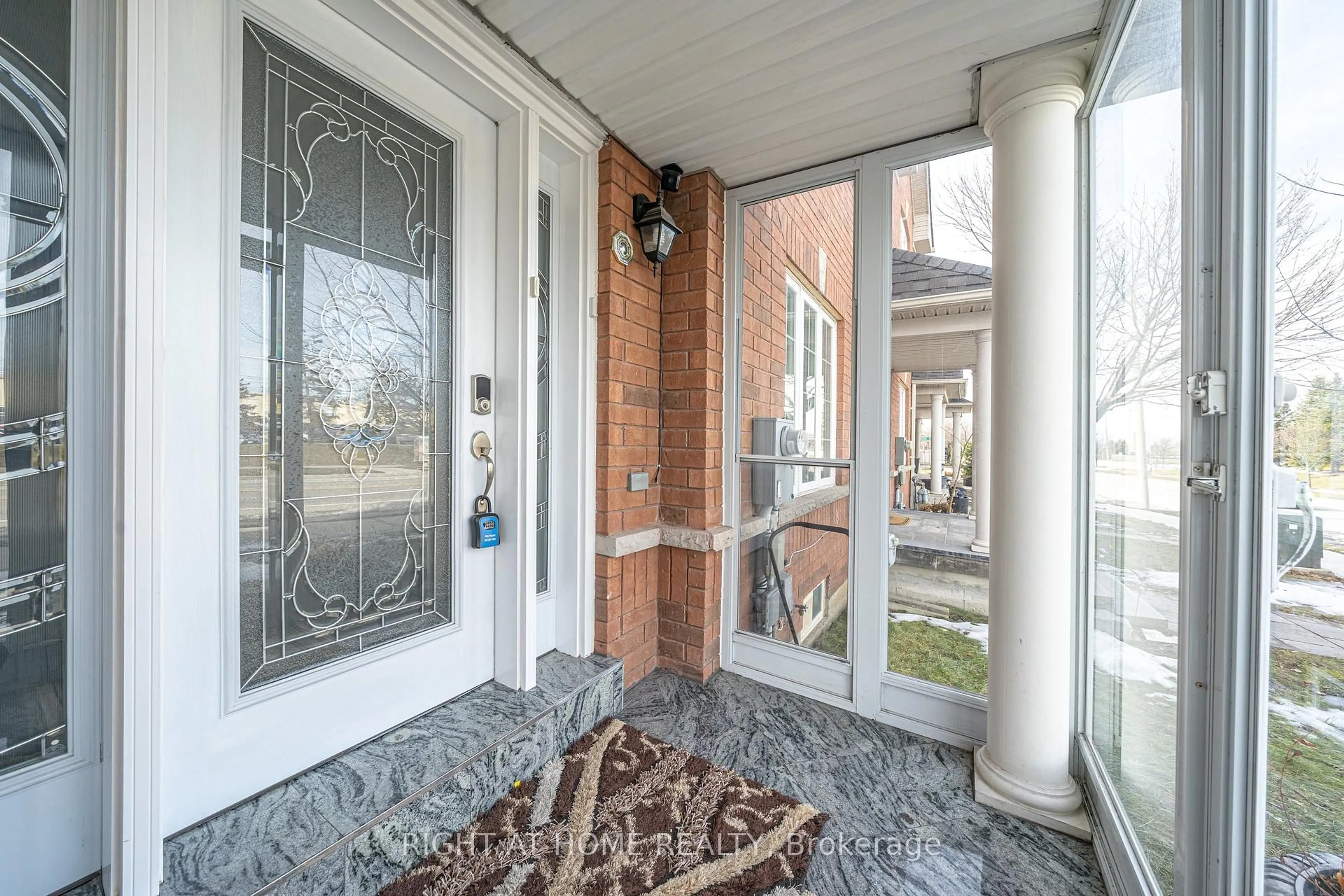 Indoor entryway for 47 Davos Rd, Vaughan Ontario L4H 2Y1