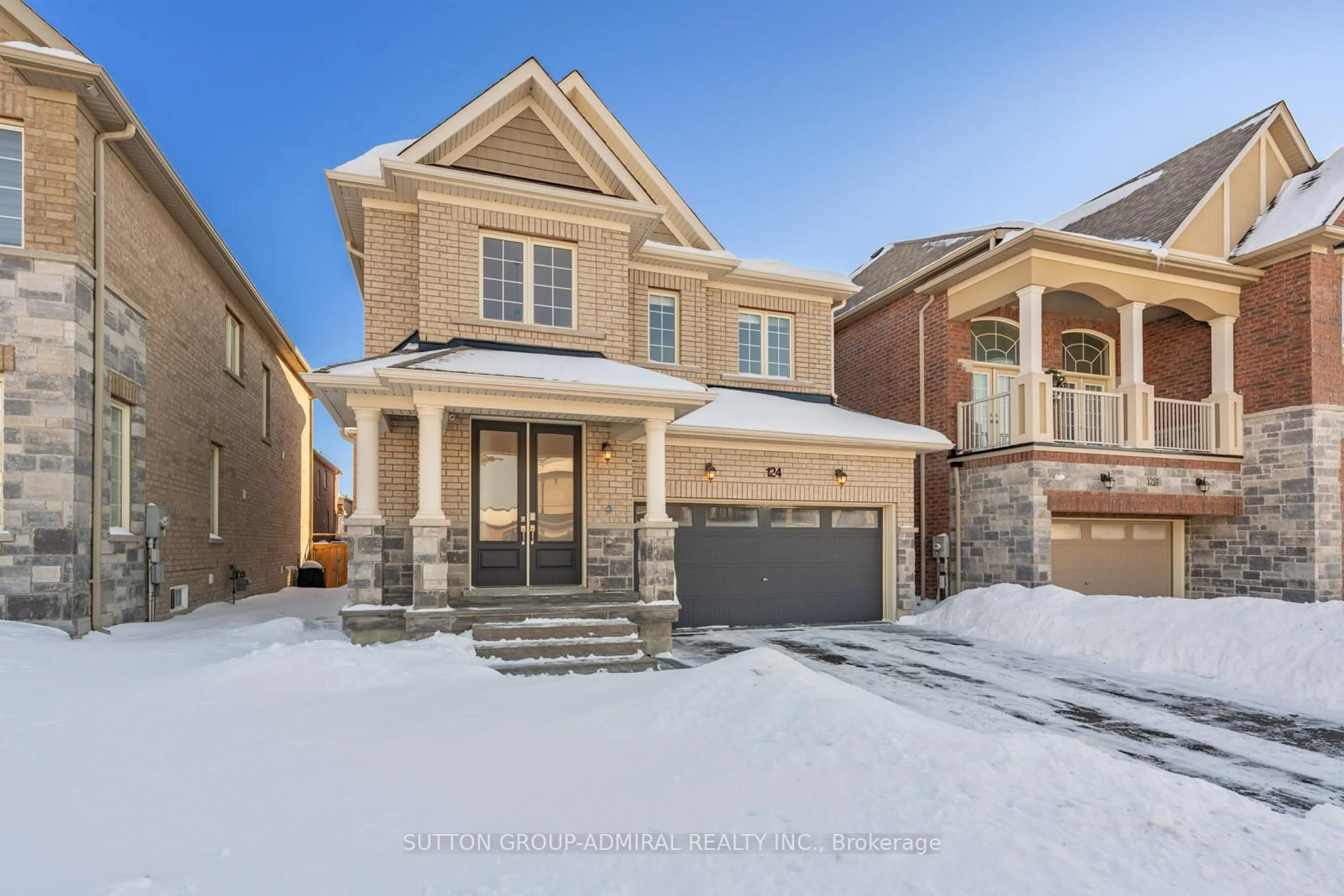 Home with brick exterior material, street for 124 Mondial Cres, East Gwillimbury Ontario L9N 0S2