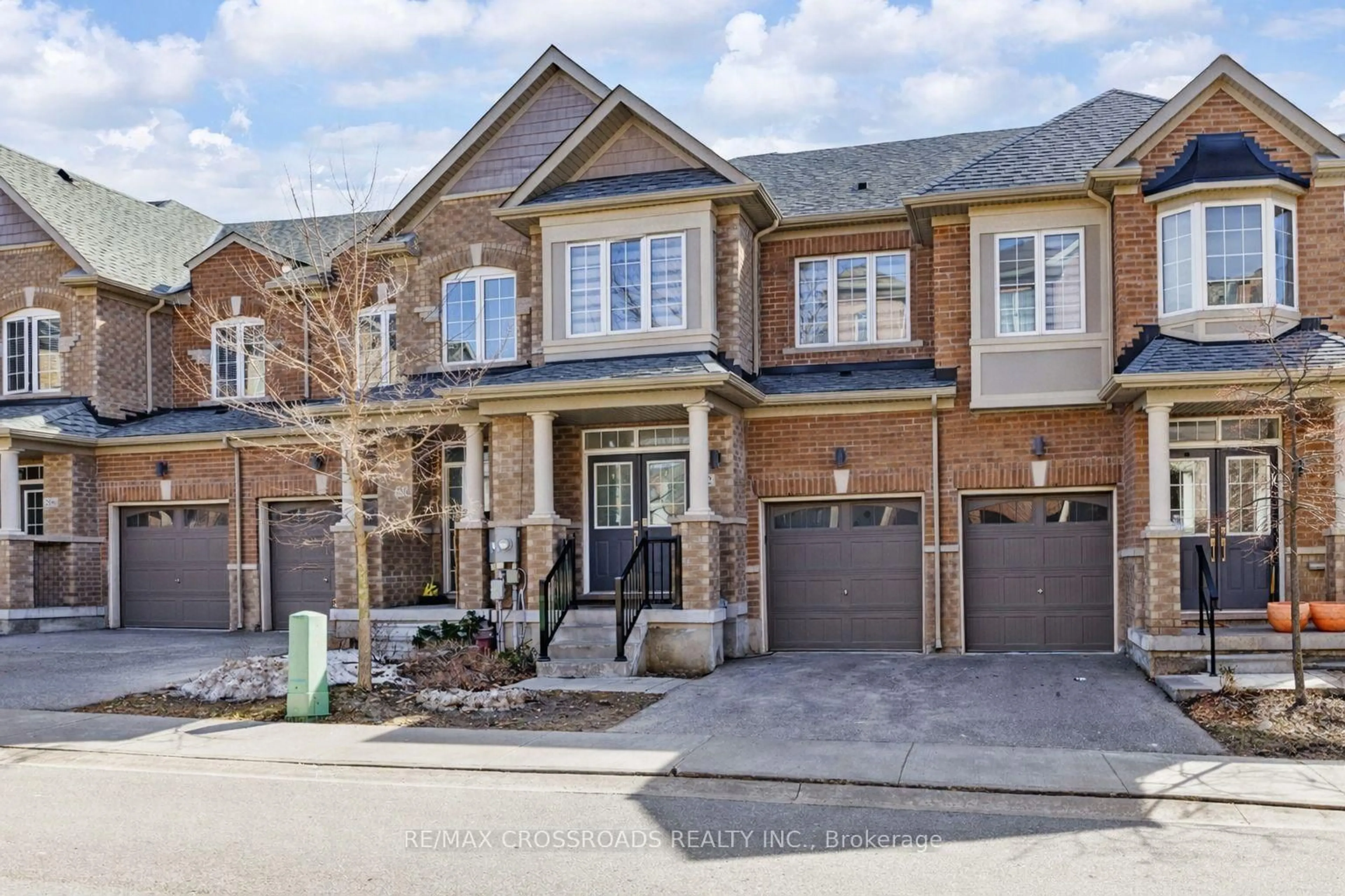 Home with brick exterior material, street for 202 Harding Park St, Newmarket Ontario L3Y 0E3