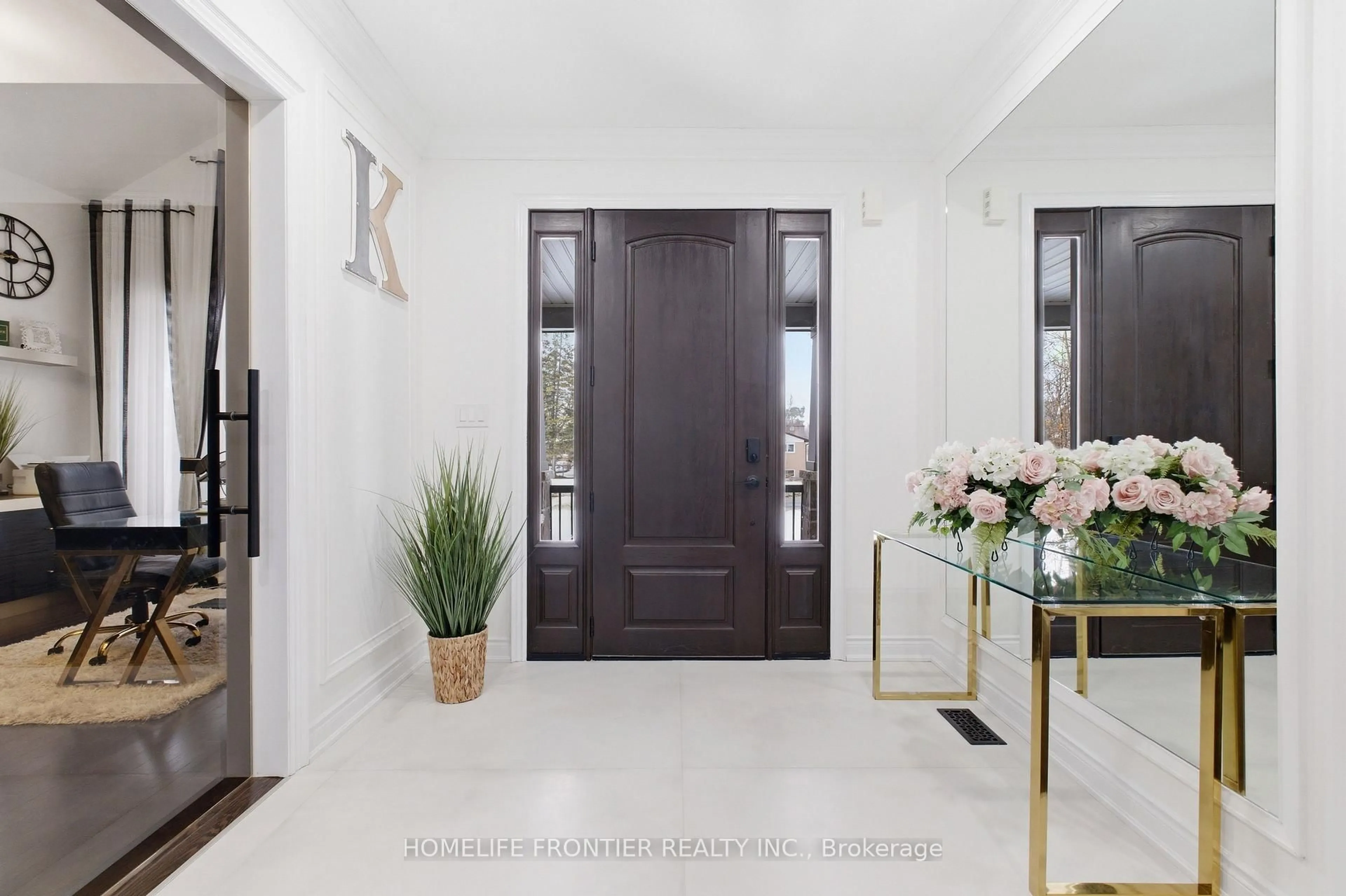 Indoor entryway for 1195 Shore Acres Dr, Innisfil Ontario L0L 1R0