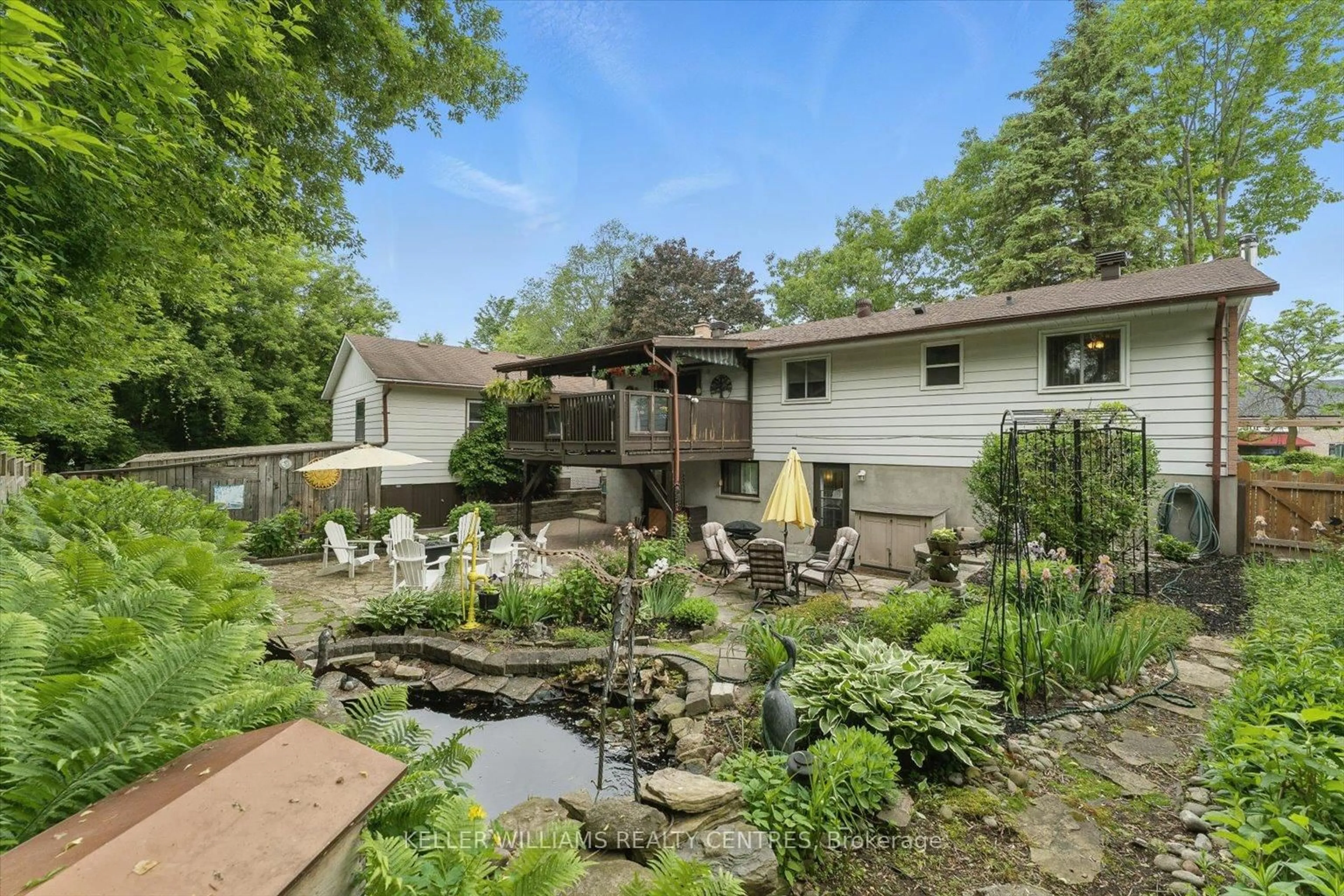 Patio, water/lake/river/ocean view for 9 Thompson Dr, East Gwillimbury Ontario L9N 1L8