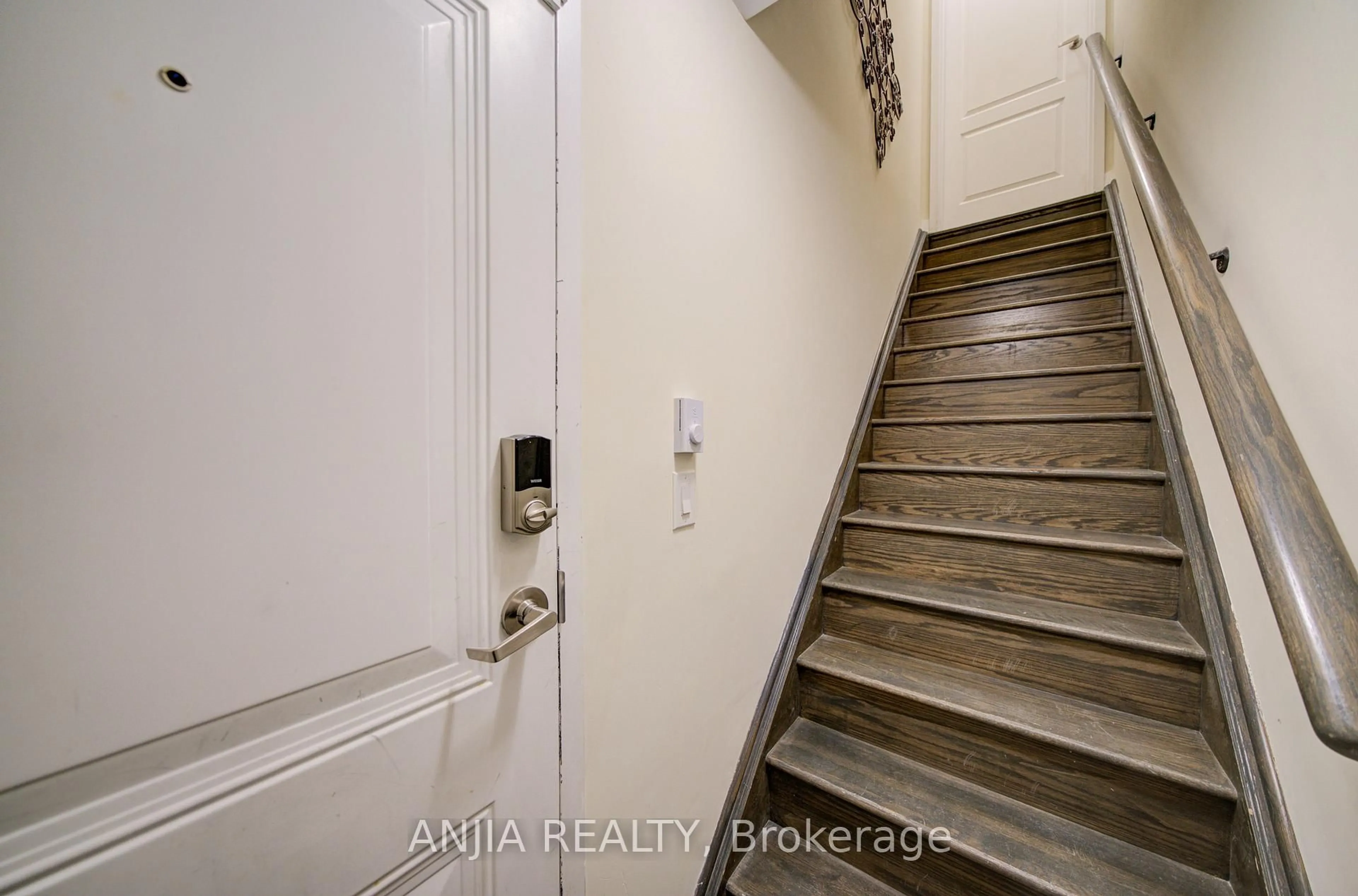 Unknown for 10 Westmeath Lane #2209, Markham Ontario L6B 1N5