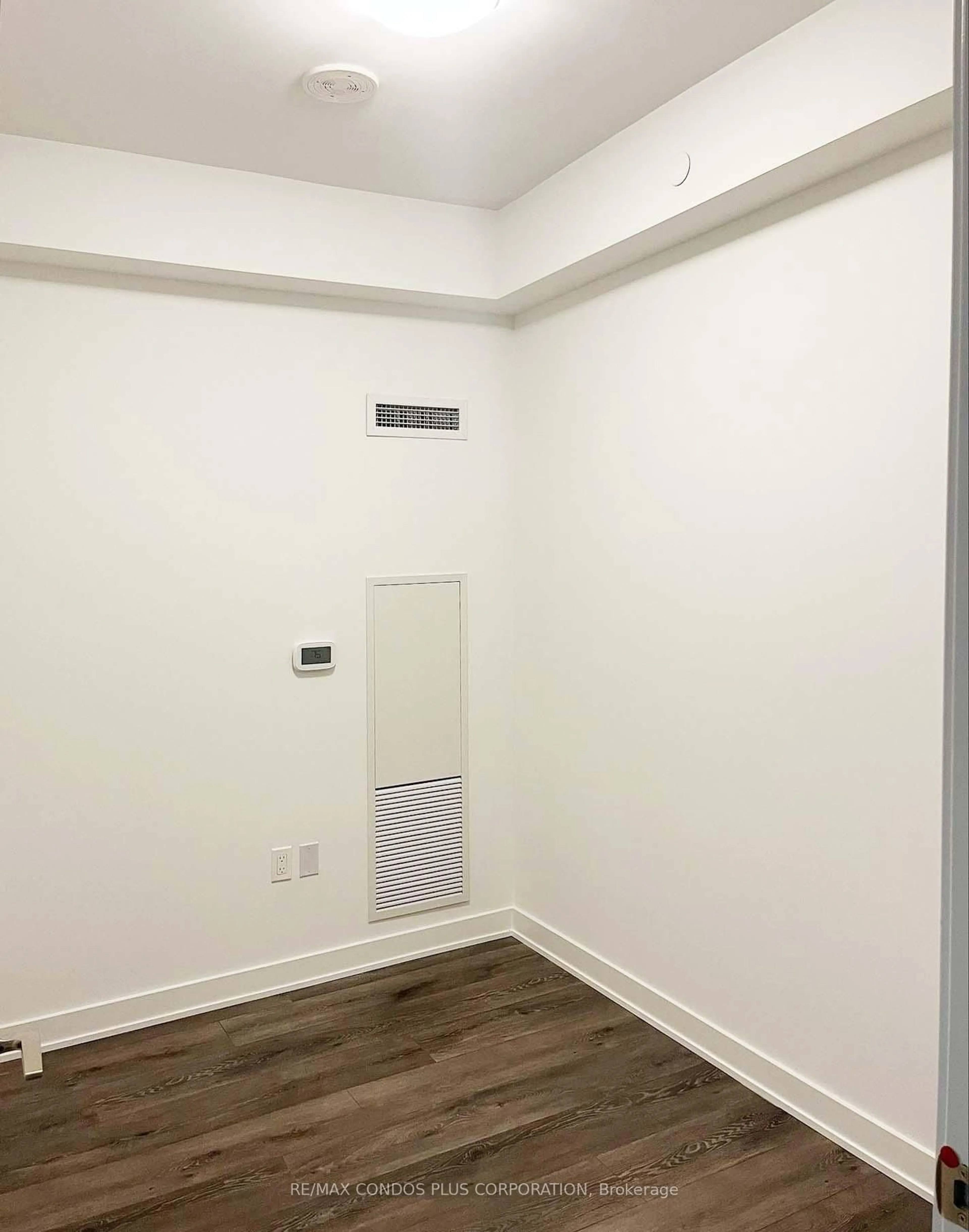 A pic of a room for 105 Oneida Cres #503, Richmond Hill Ontario L4B 0H6