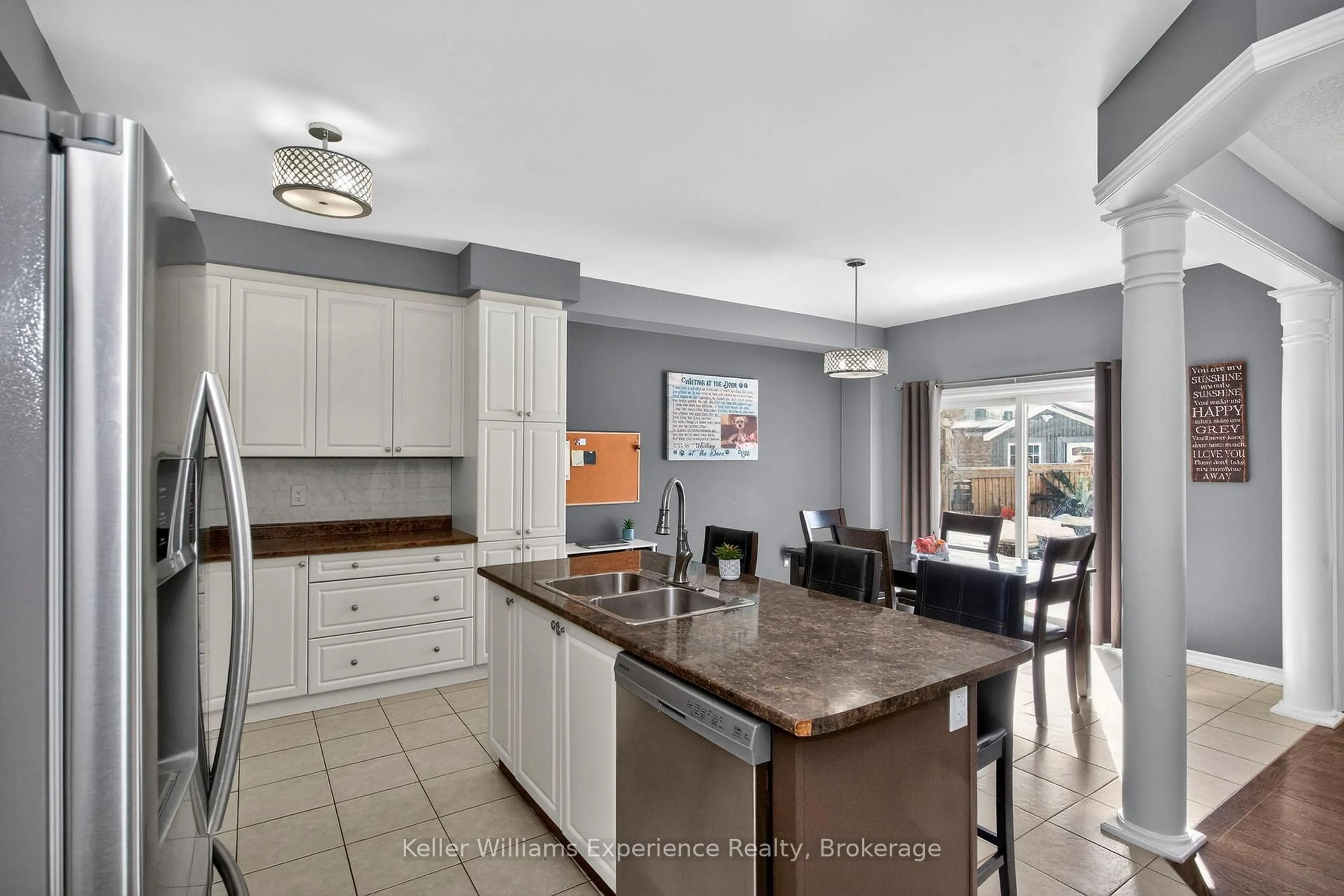 Open concept kitchen, ceramic/tile floor for 2090 Webster Blvd, Innisfil Ontario L9S 0J2