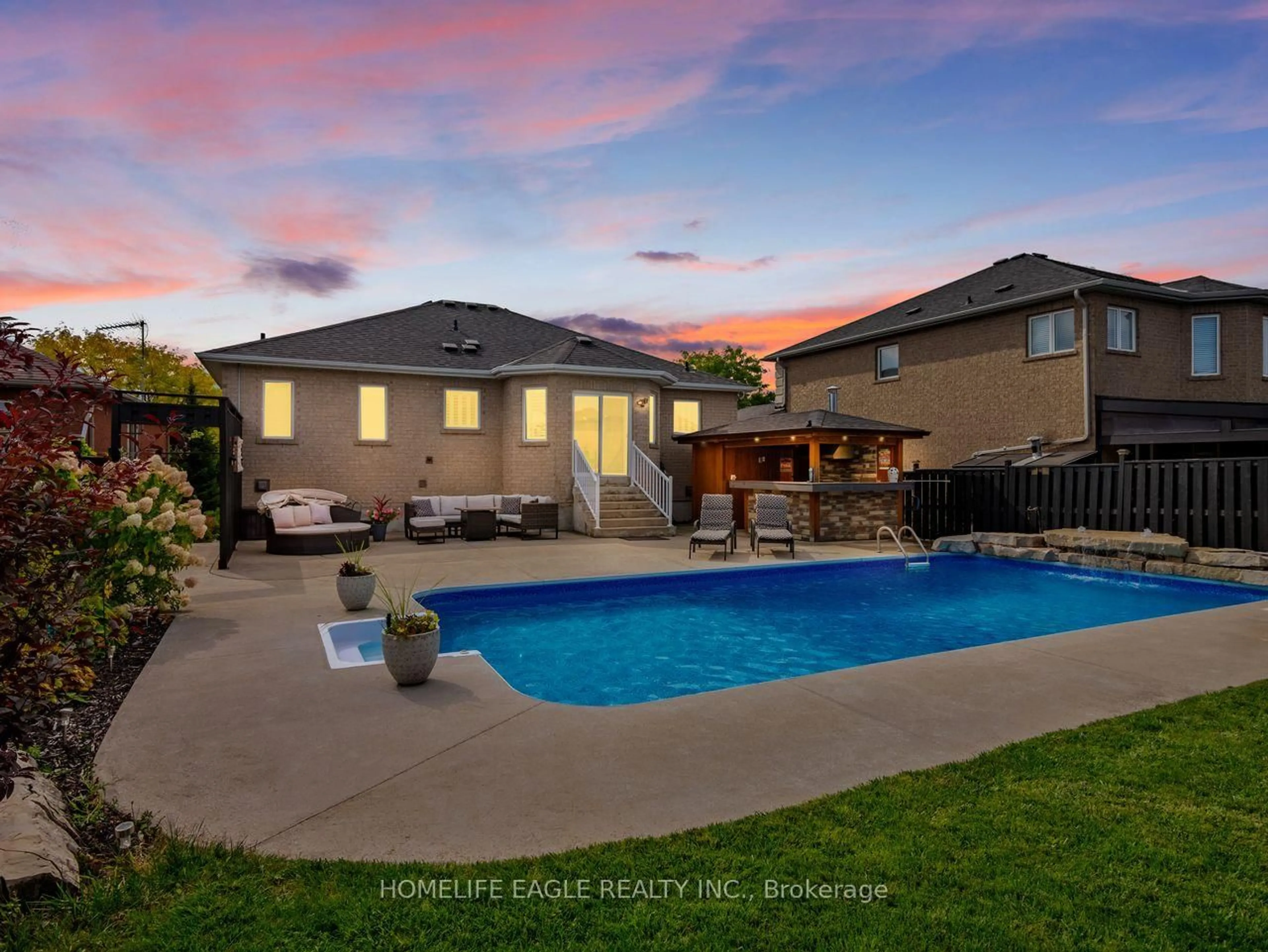 Unknown for 15 Eve Crt, Bradford West Gwillimbury Ontario L3Z 3H6