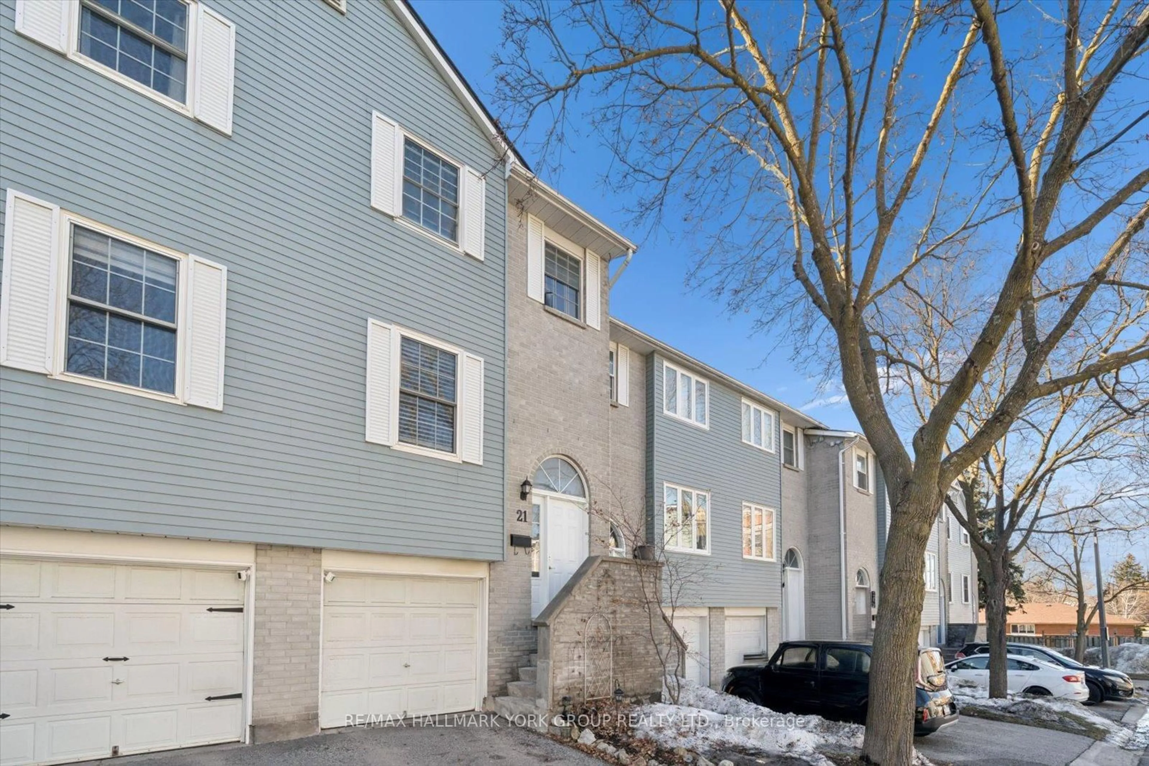 Unknown for 21 Harmony Circ #21, Bradford West Gwillimbury Ontario L3Z 2T7