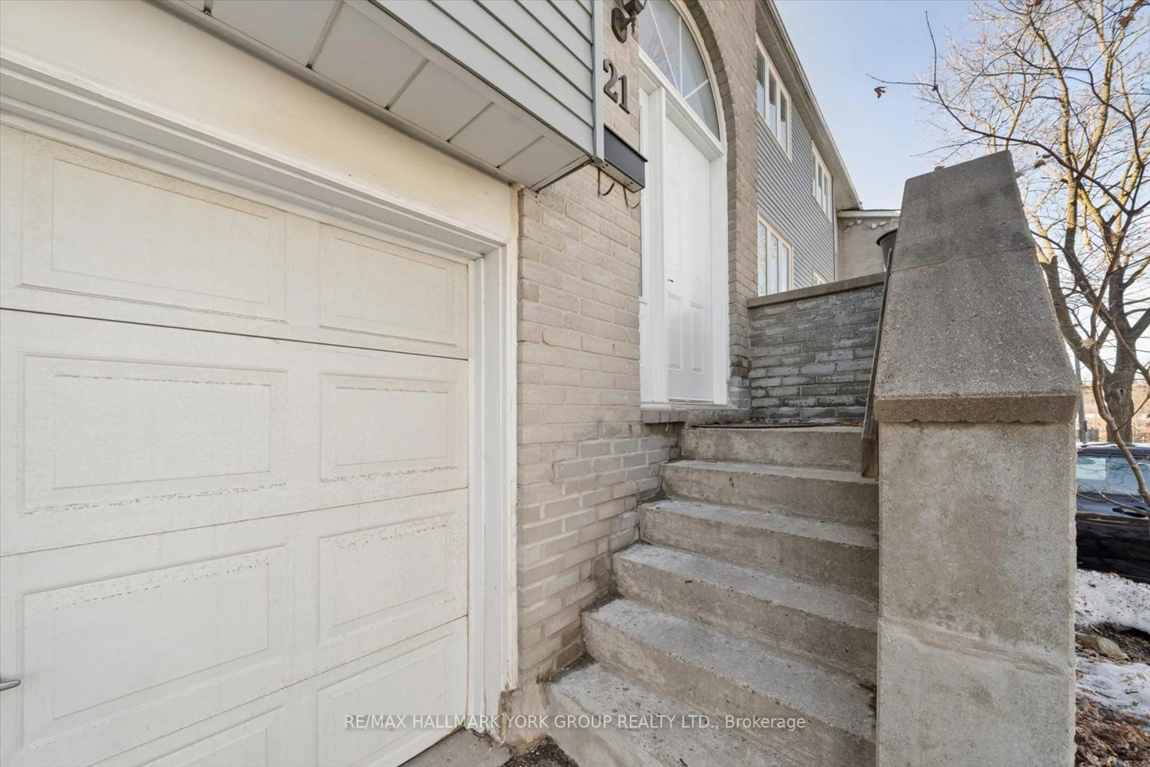 Unknown for 21 Harmony Circ #21, Bradford West Gwillimbury Ontario L3Z 2T7