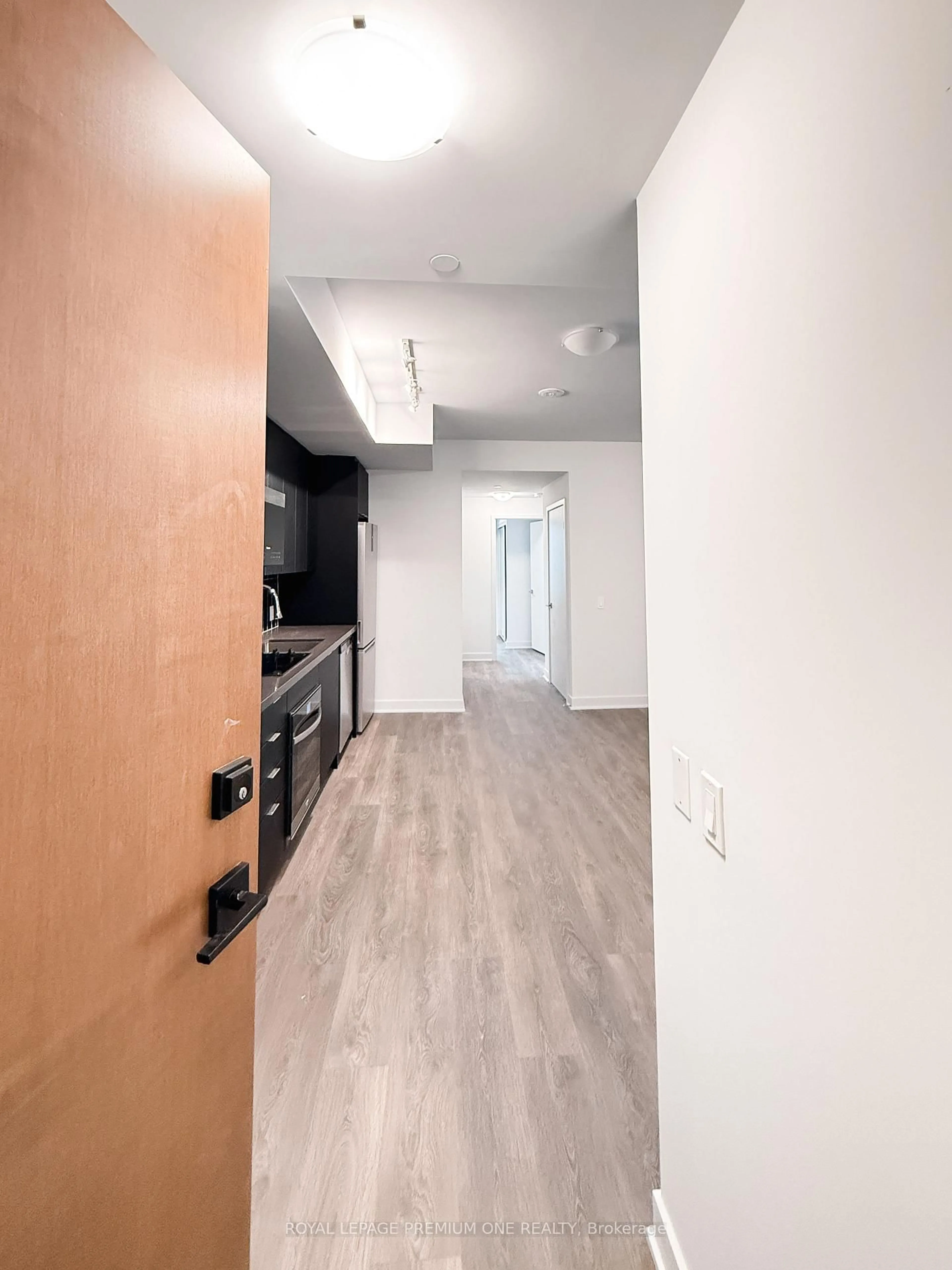 A pic of a room for 2920 Highway 7 #2404, Vaughan Ontario L4K 0P4