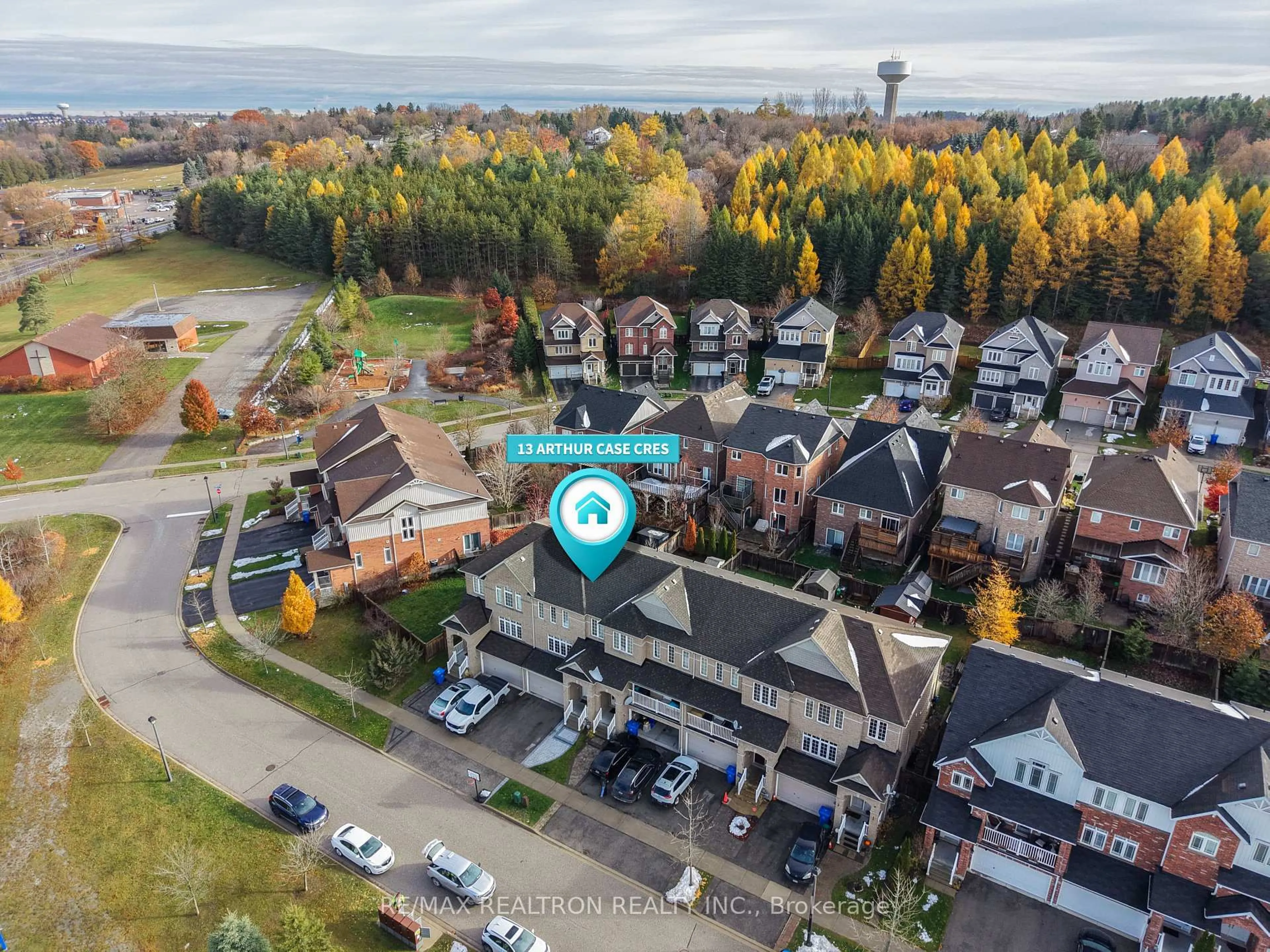 A pic from outside/outdoor area/front of a property/back of a property/a pic from drone, mountain view for 13 Arthur Case Cres, East Gwillimbury Ontario L0G 1M0