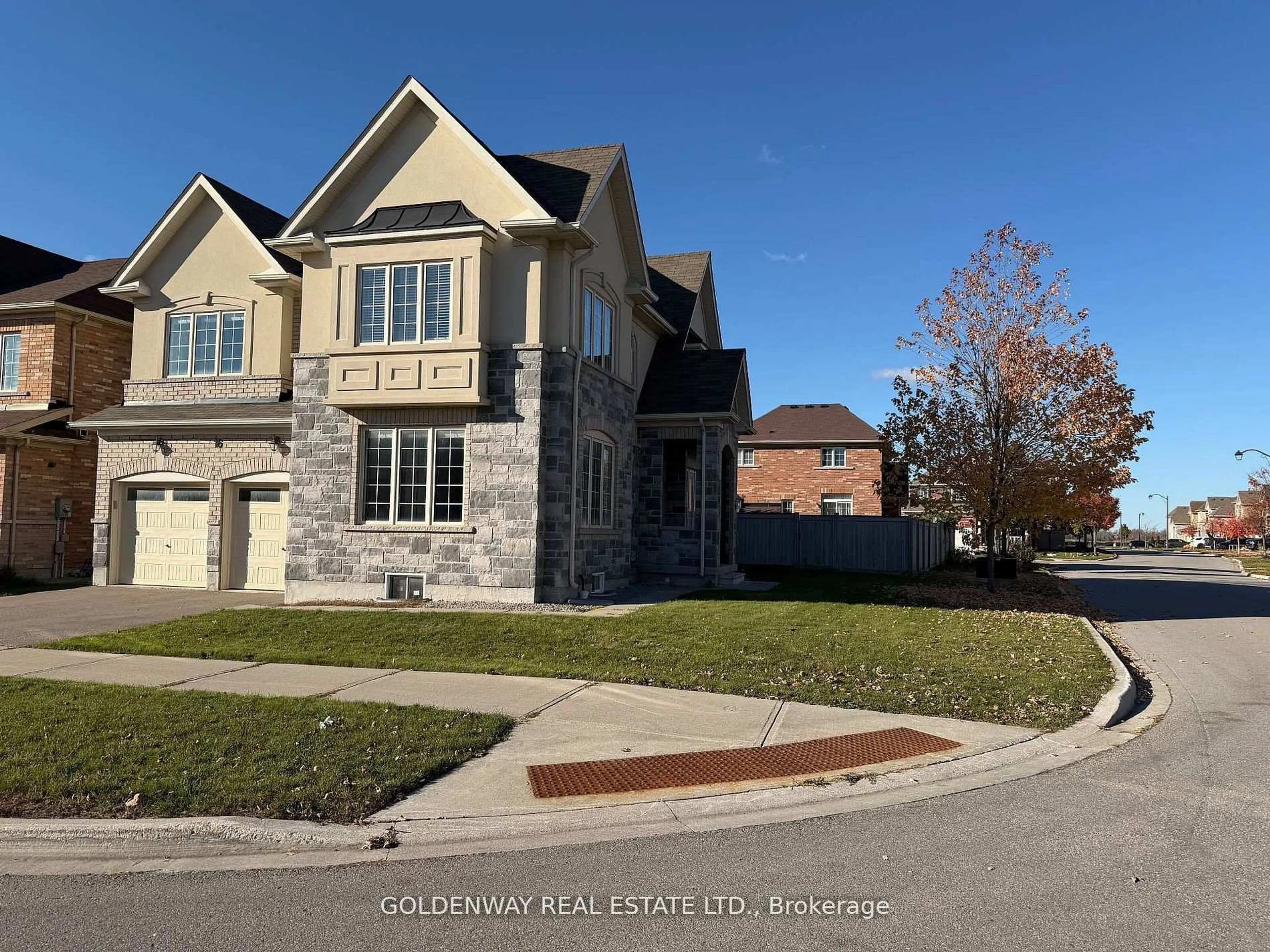 Home with brick exterior material, street for 16 Jericho Ave, Georgina Ontario L4P 0G9