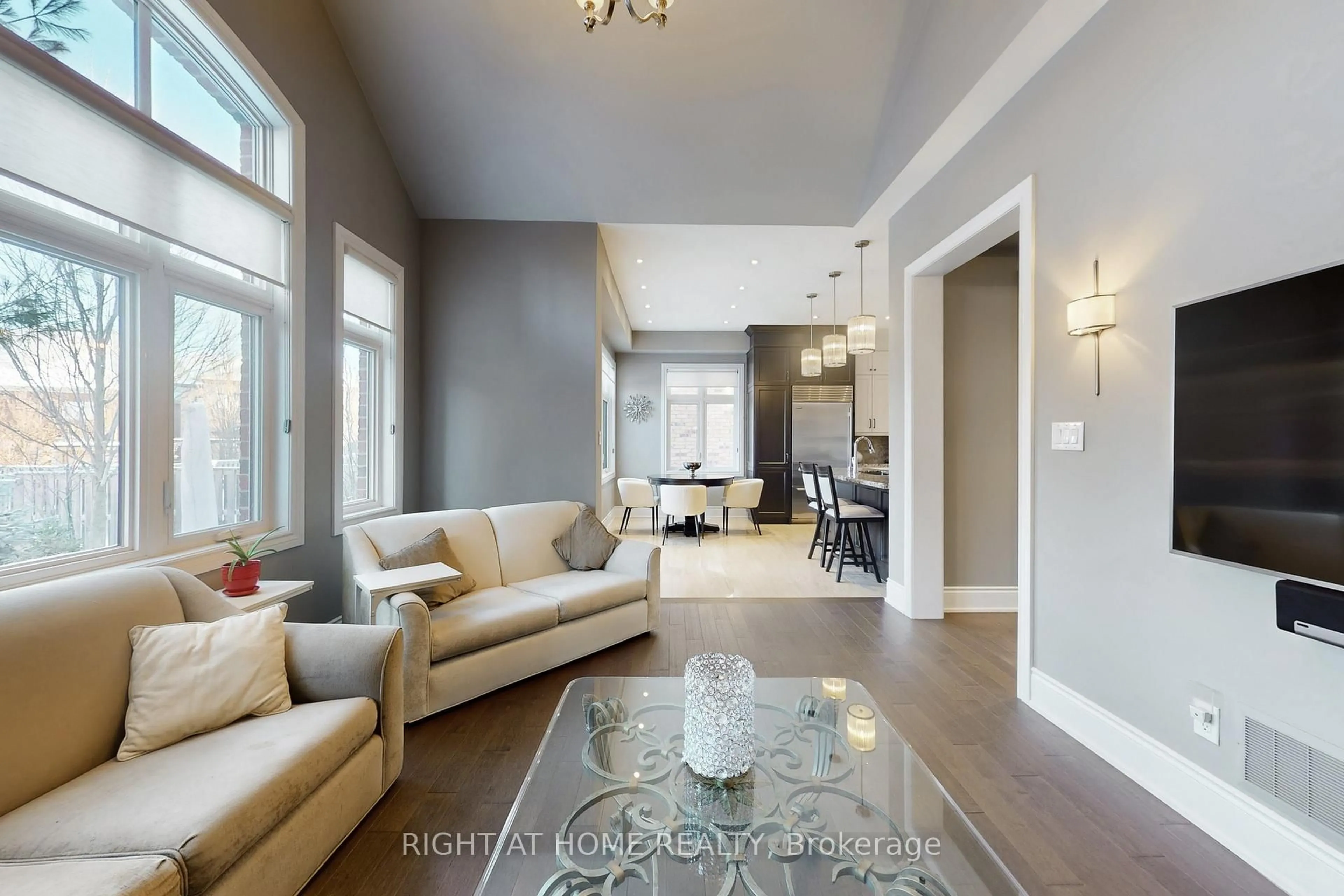 Unknown for 131 Robert Berry Cres, King Ontario L7B 0M3