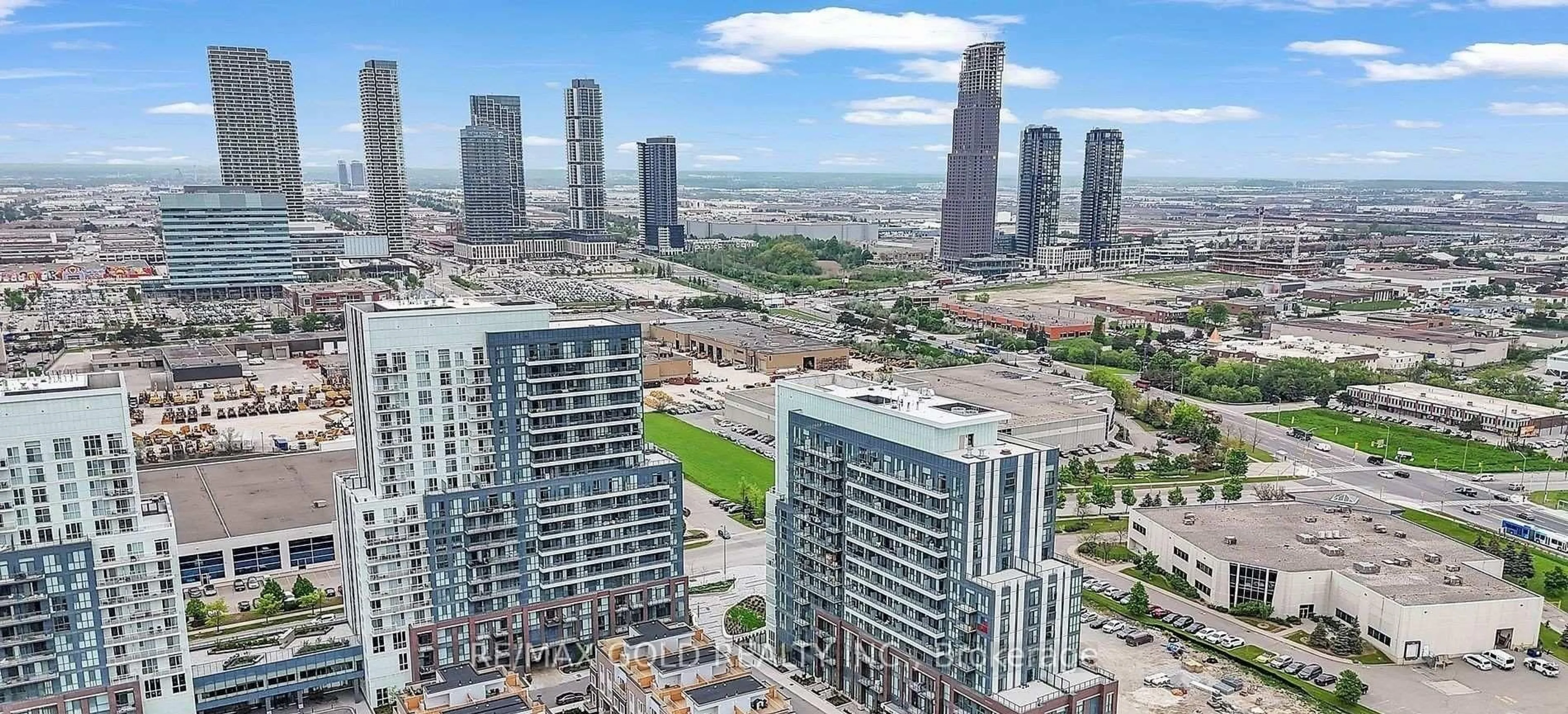 A pic from outside/outdoor area/front of a property/back of a property/a pic from drone, city buildings view from balcony for 60 Honeycrisp Cres #1116, Vaughan Ontario L4K 0N5