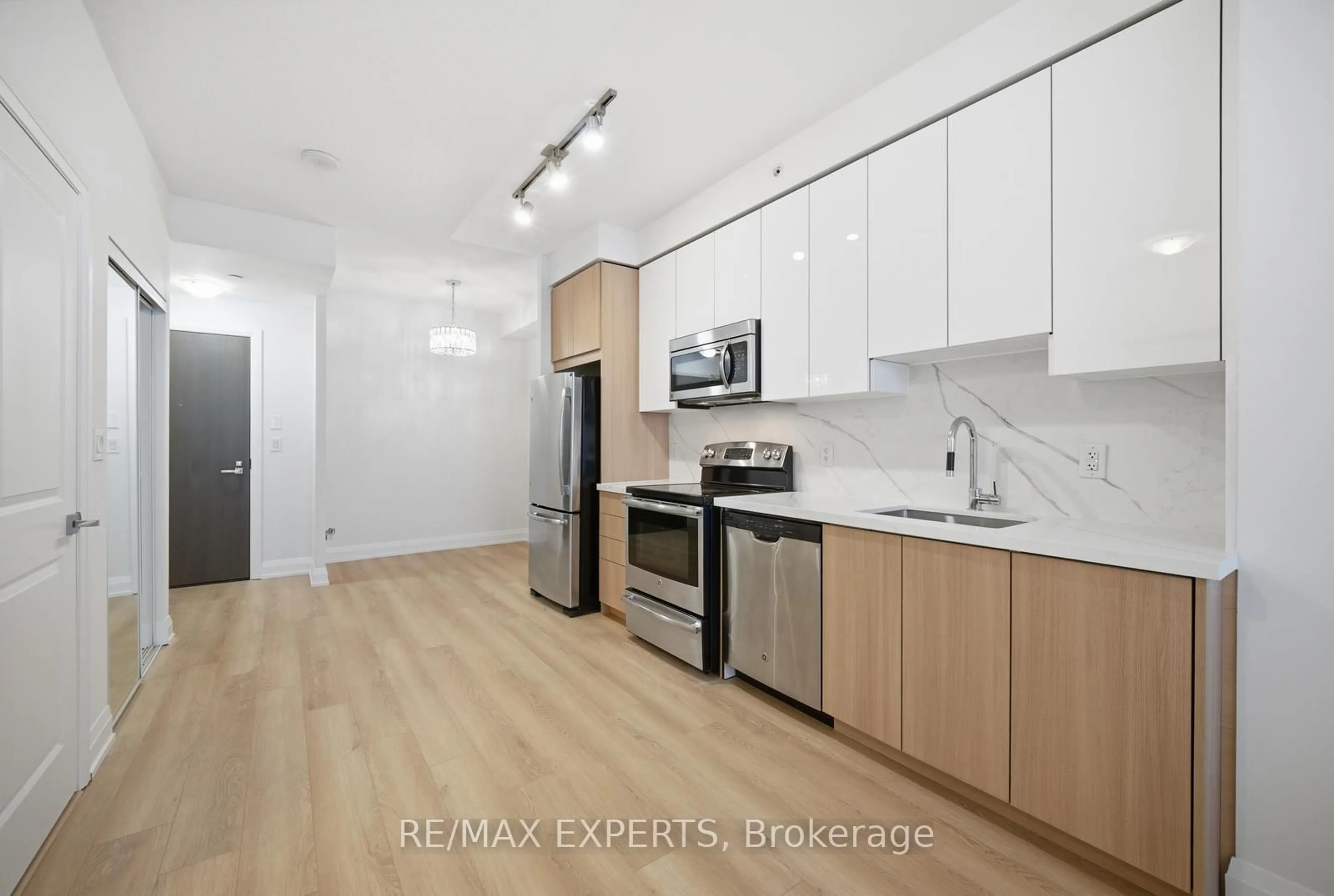 Unknown for 7161 Yonge St #2433, Markham Ontario L3T 0C8