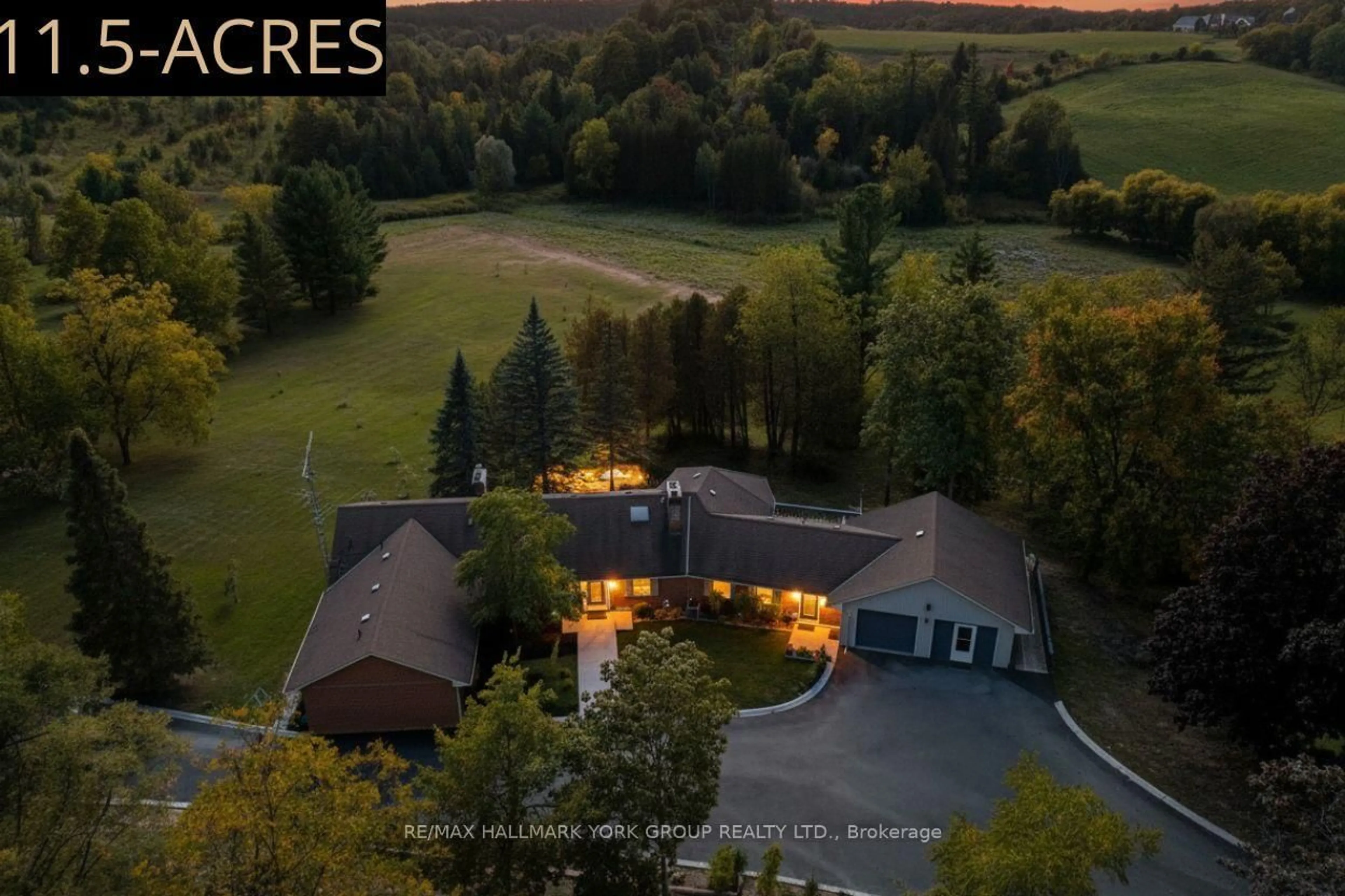 A pic from outside/outdoor area/front of a property/back of a property/a pic from drone, forest/trees view for 3815 King Rd, King Ontario L7B 1K4