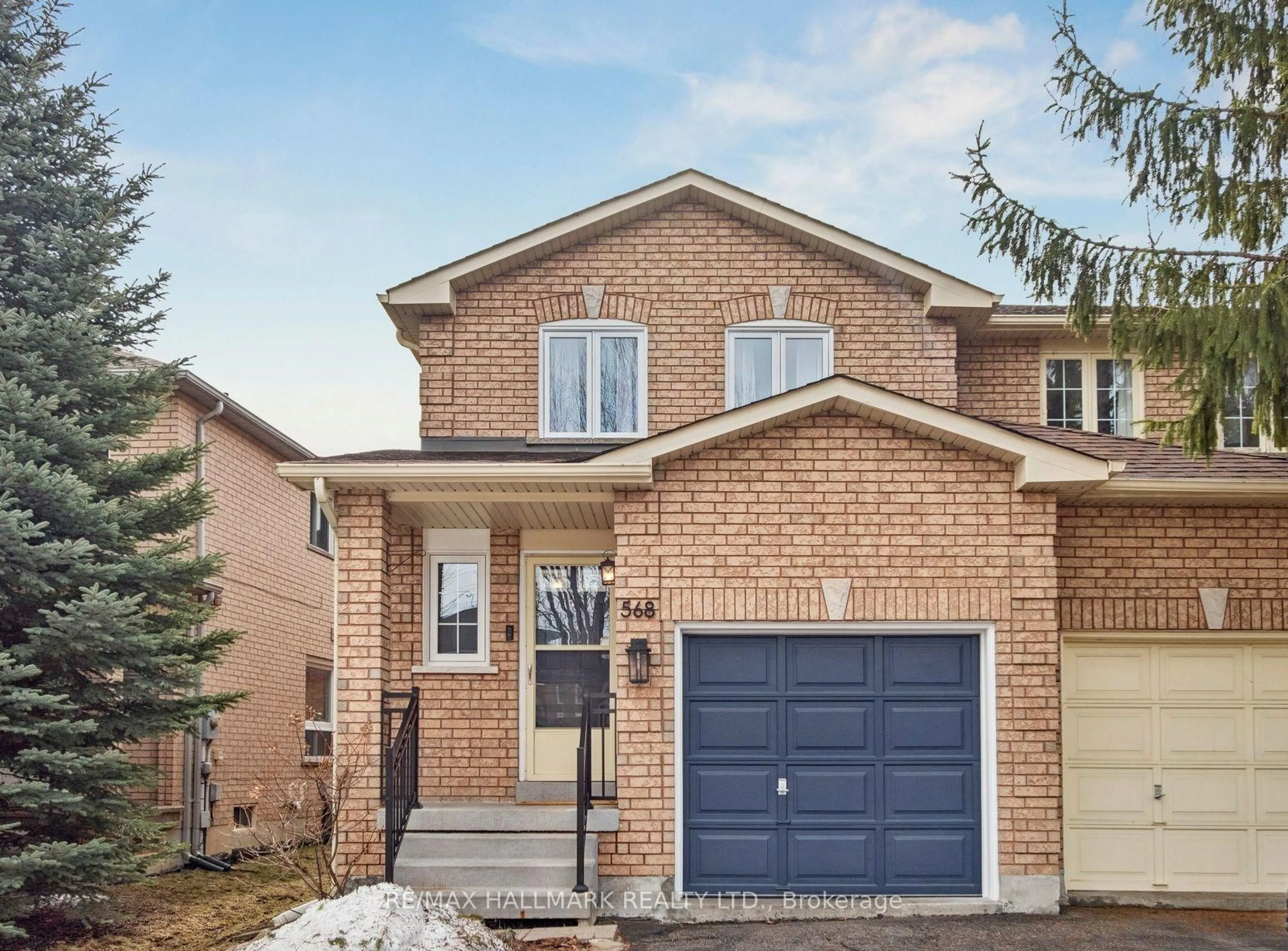 Home with brick exterior material, street for 568 Walpole Cres, Newmarket Ontario L3X 2B4
