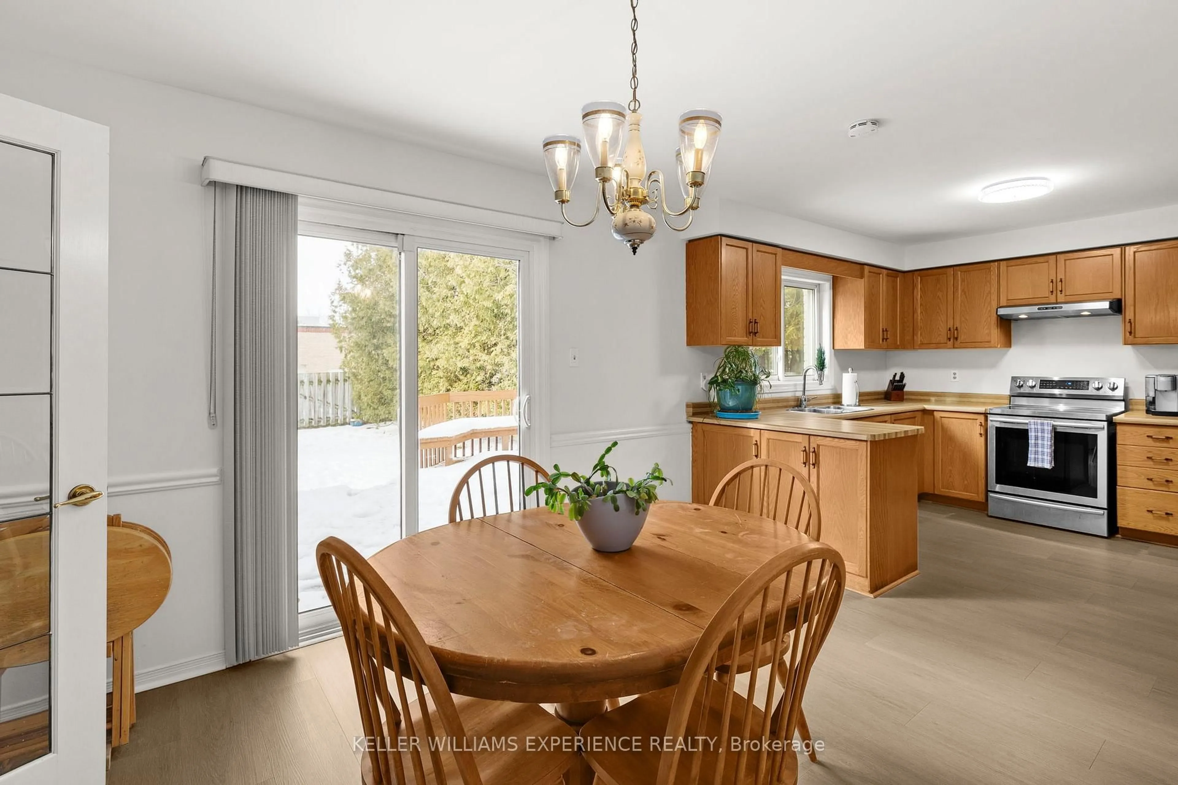 Open concept kitchen, unknown for 2 Heritage Rd, Innisfil Ontario L0L 1L0