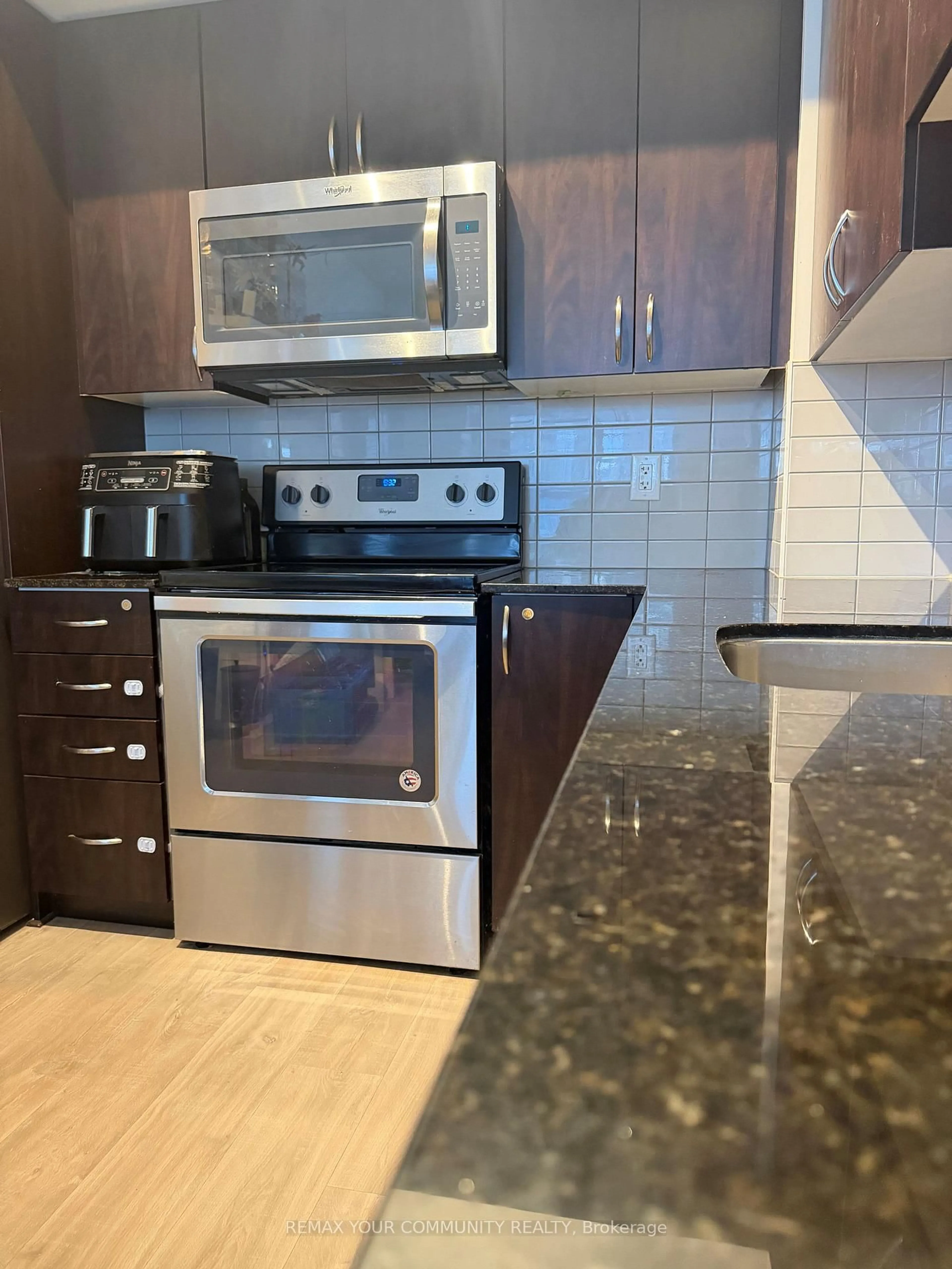 Standard kitchen, unknown for 3600 Highway 7 #706, Vaughan Ontario L4L 0G7