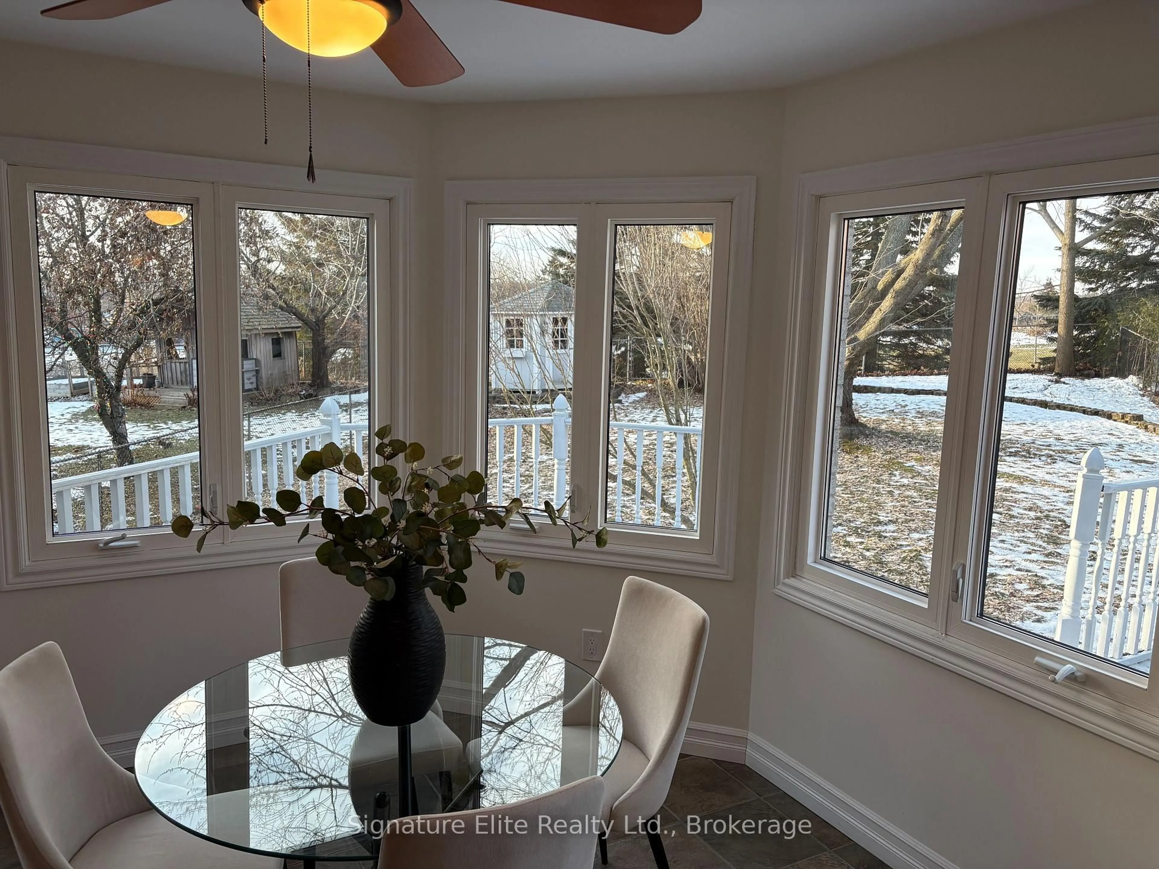 Dining room, unknown for 351 Kirby Cres, Newmarket Ontario L3X 1G8