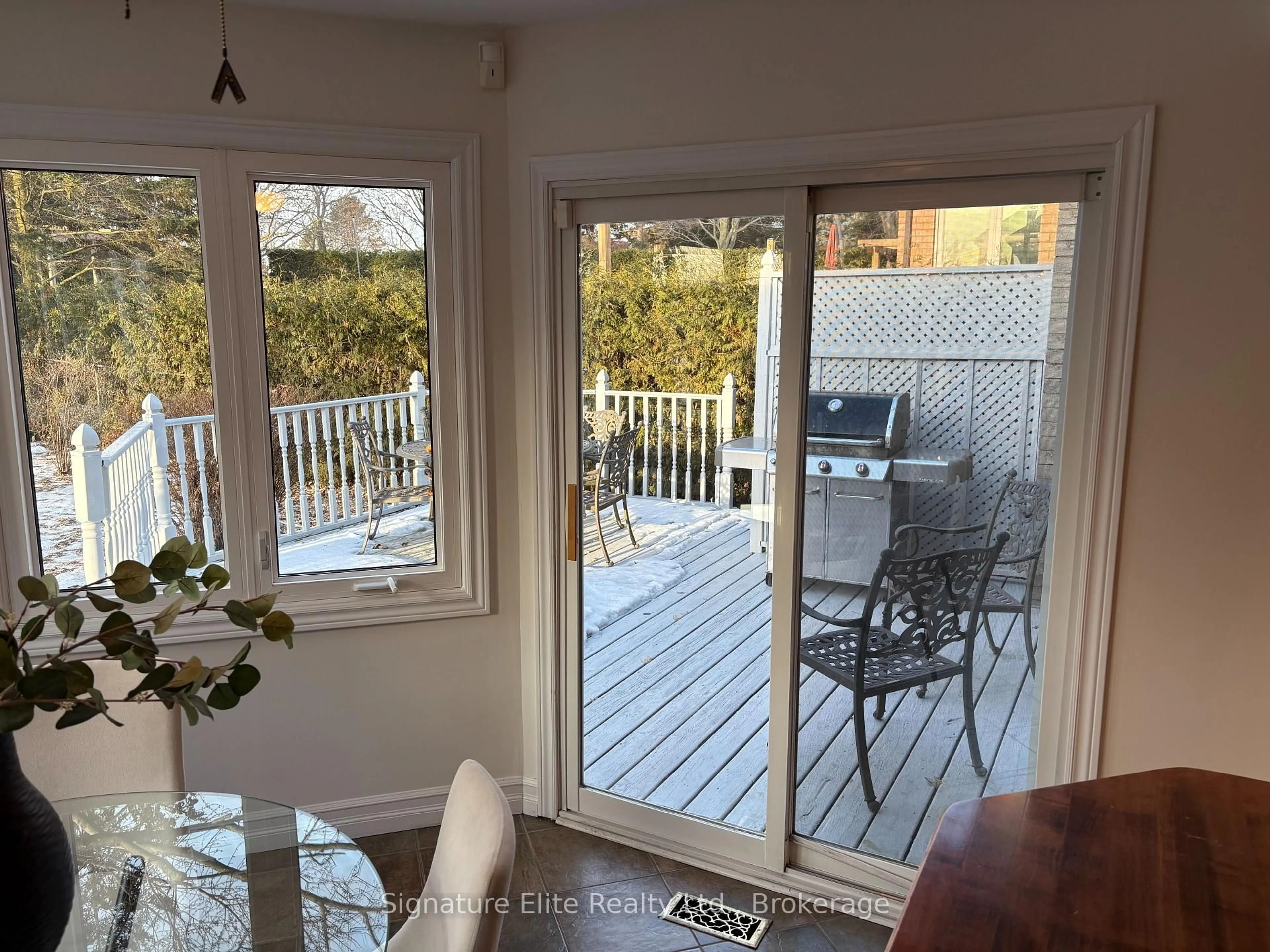 Unknown for 351 Kirby Cres, Newmarket Ontario L3X 1G8