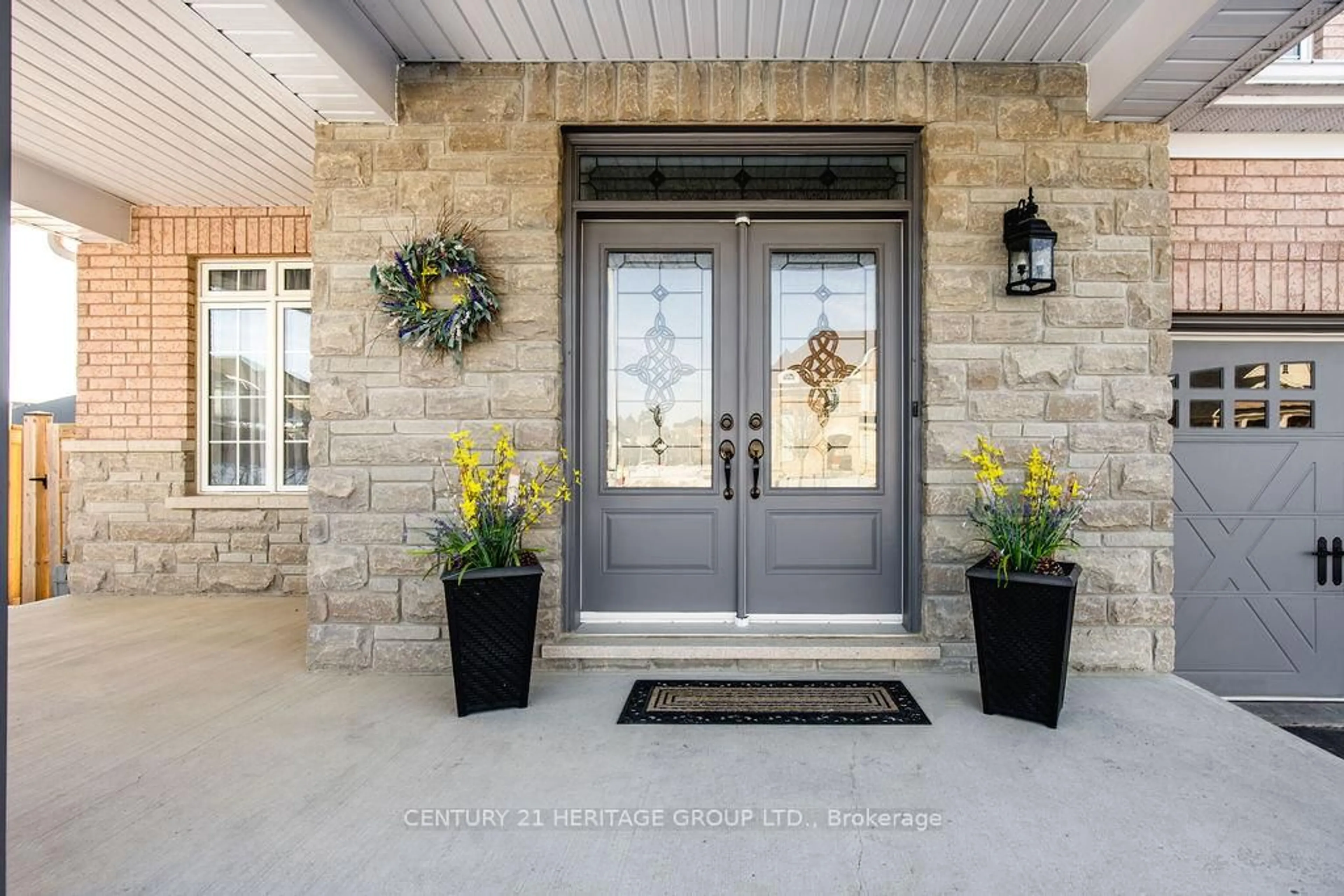 Indoor entryway for 25 Copeland Cres, Innisfil Ontario L0L 1L0