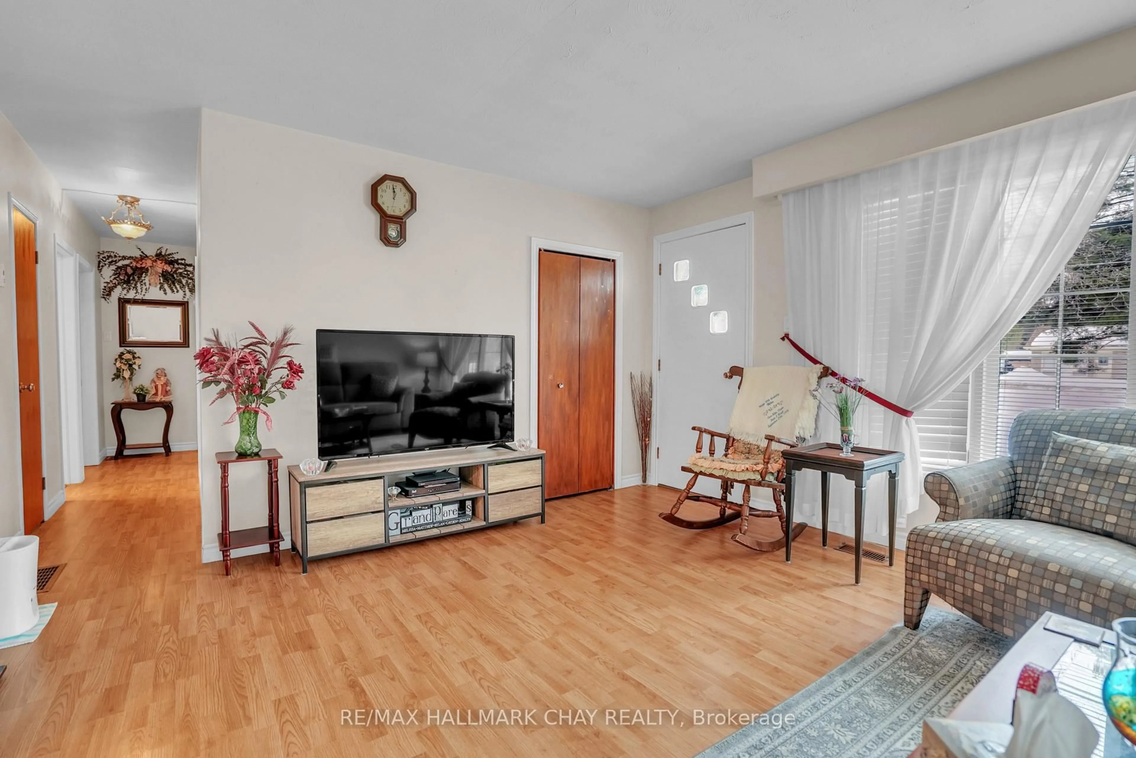 Living room with furniture, unknown for 25 Tarbush Ave, Essa Ontario L0M 1B3