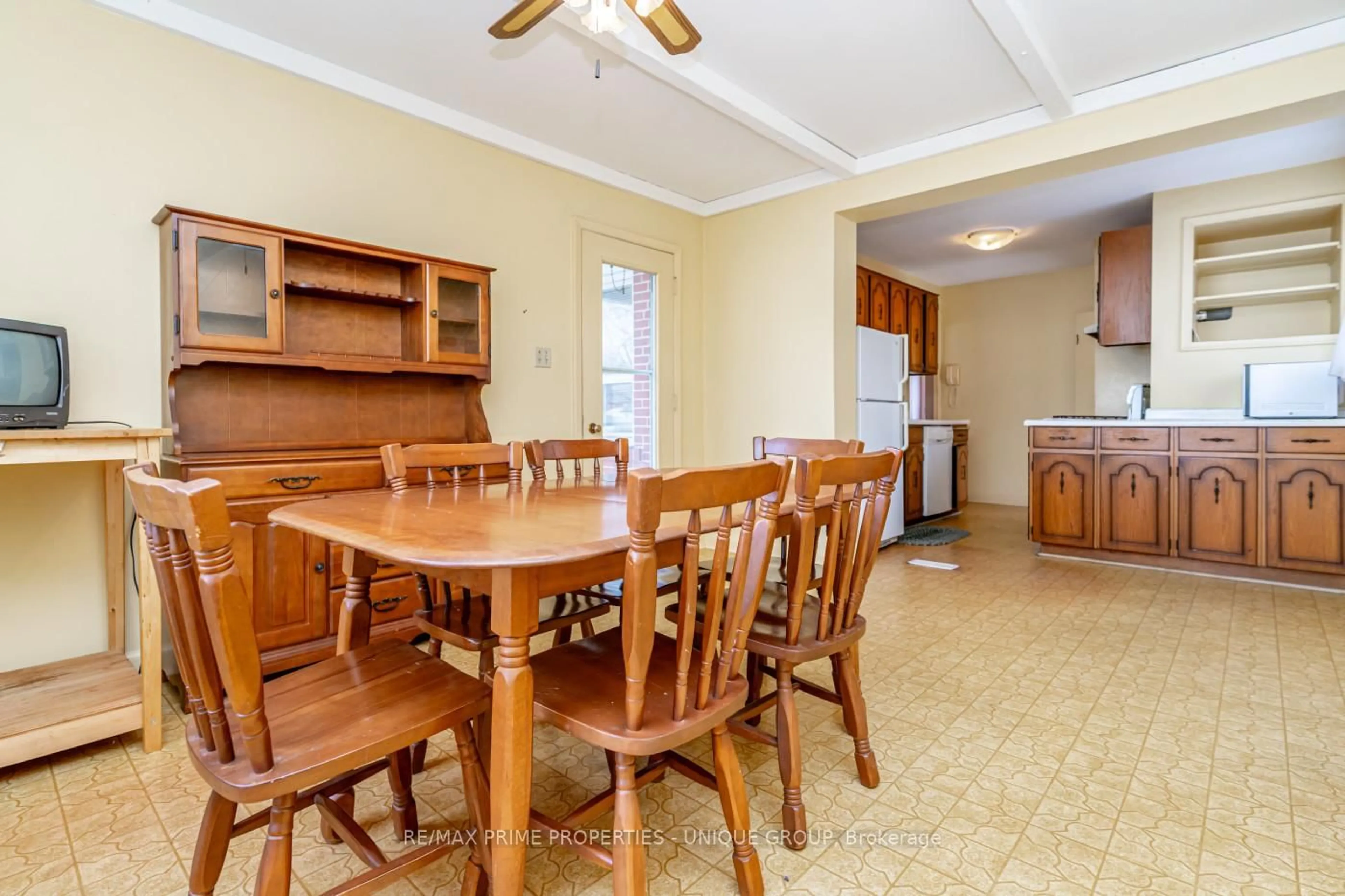 Dining room, unknown for 425 Centre St, Richmond Hill Ontario L4C 1B8