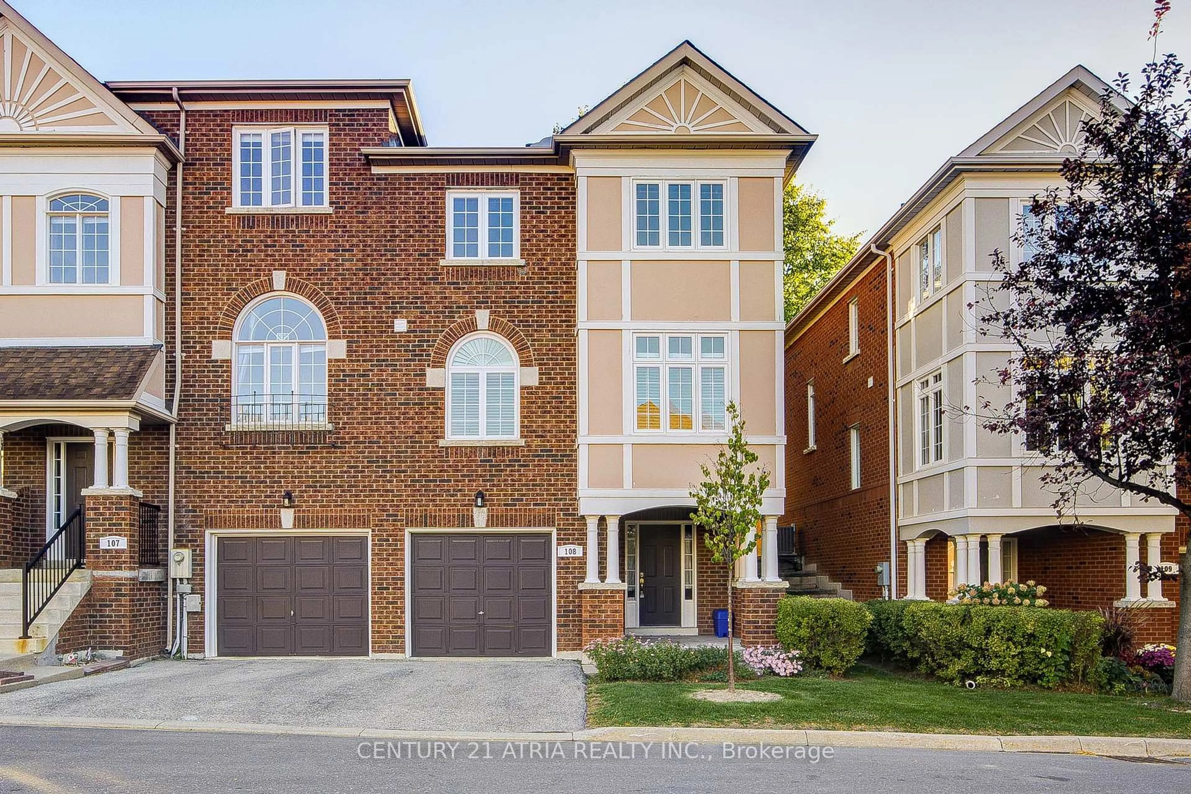 Home with brick exterior material, street for 190 Harding Blvd #108, Richmond Hill Ontario L4C 0J9