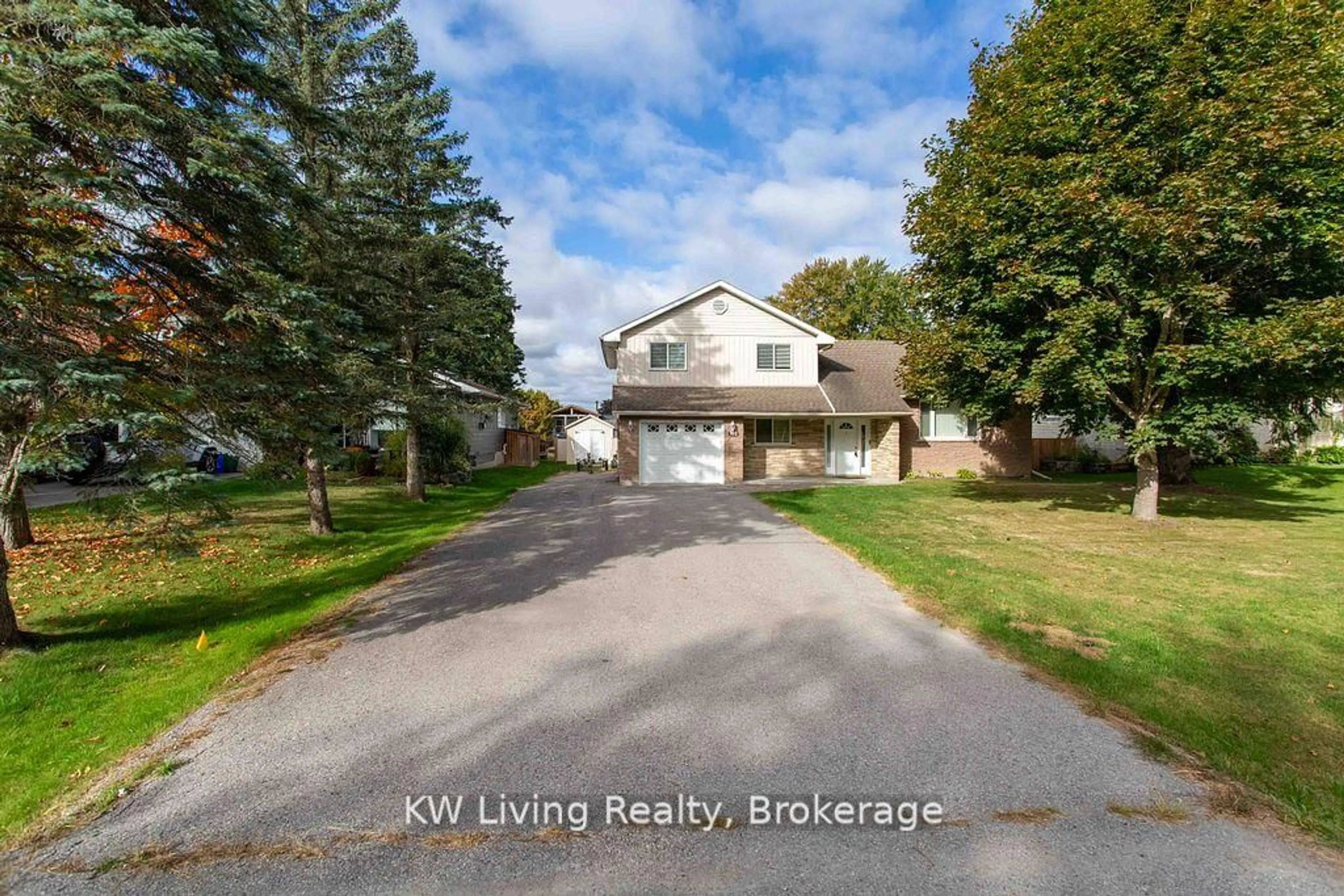 A pic from outside/outdoor area/front of a property/back of a property/a pic from drone, water/lake/river/ocean view for 702 Lake Dr, Georgina Ontario L4P 1V1