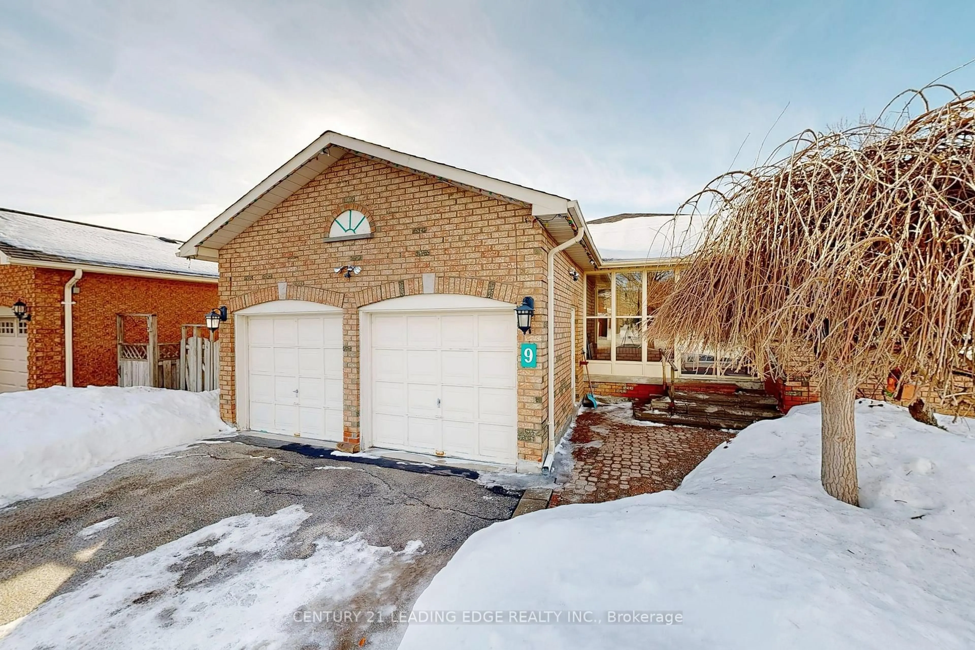 Home with brick exterior material, street for 9 COATES Cres, Richmond Hill Ontario L4E 2M3