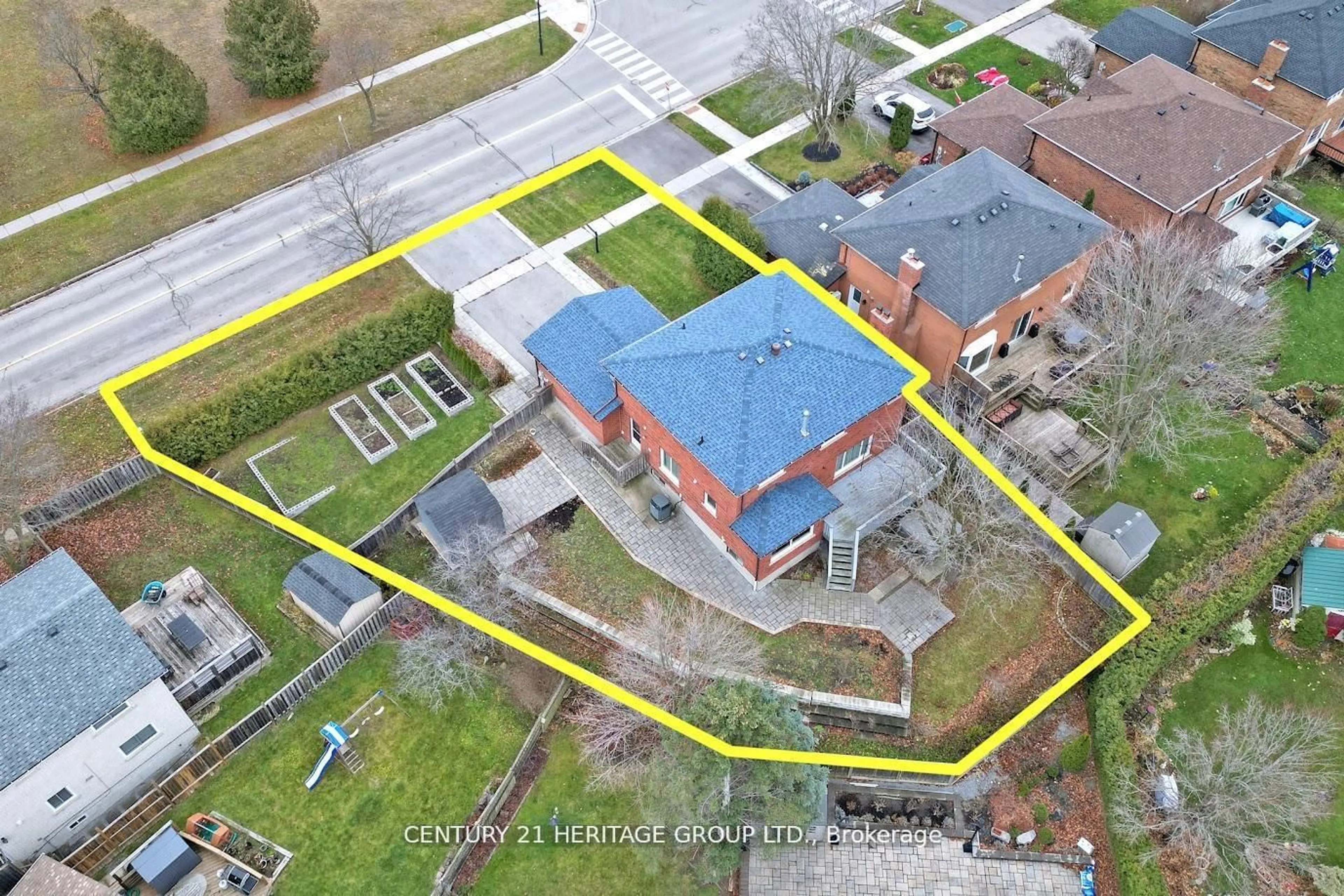 A pic from outside/outdoor area/front of a property/back of a property/a pic from drone, building for 178 Waratah Ave, Newmarket Ontario L3Y 6R4